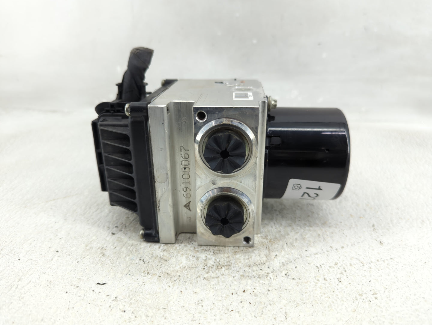 2009-2010 Volkswagen Cc ABS Pump Control Module Replacement P/N:69100067 Fits Fits 2009 2010 OEM Used Auto Parts - Oemusedau