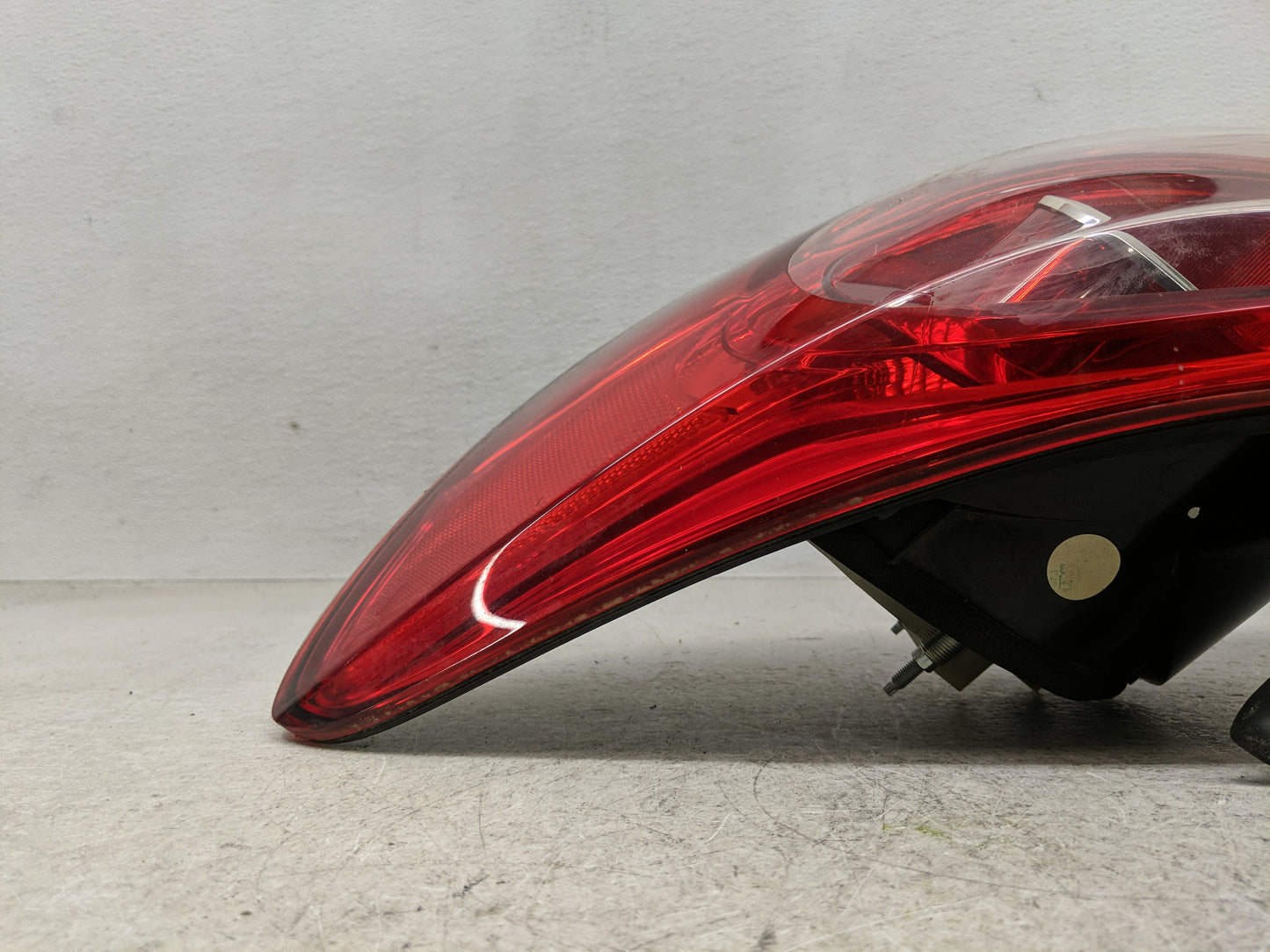 2009-2012 Volkswagen Cc Tail Light Assembly Passenger Right OEM P/N:158 3C8945094E Fits Fits 2009 2010 2011 2012 OEM Used Au