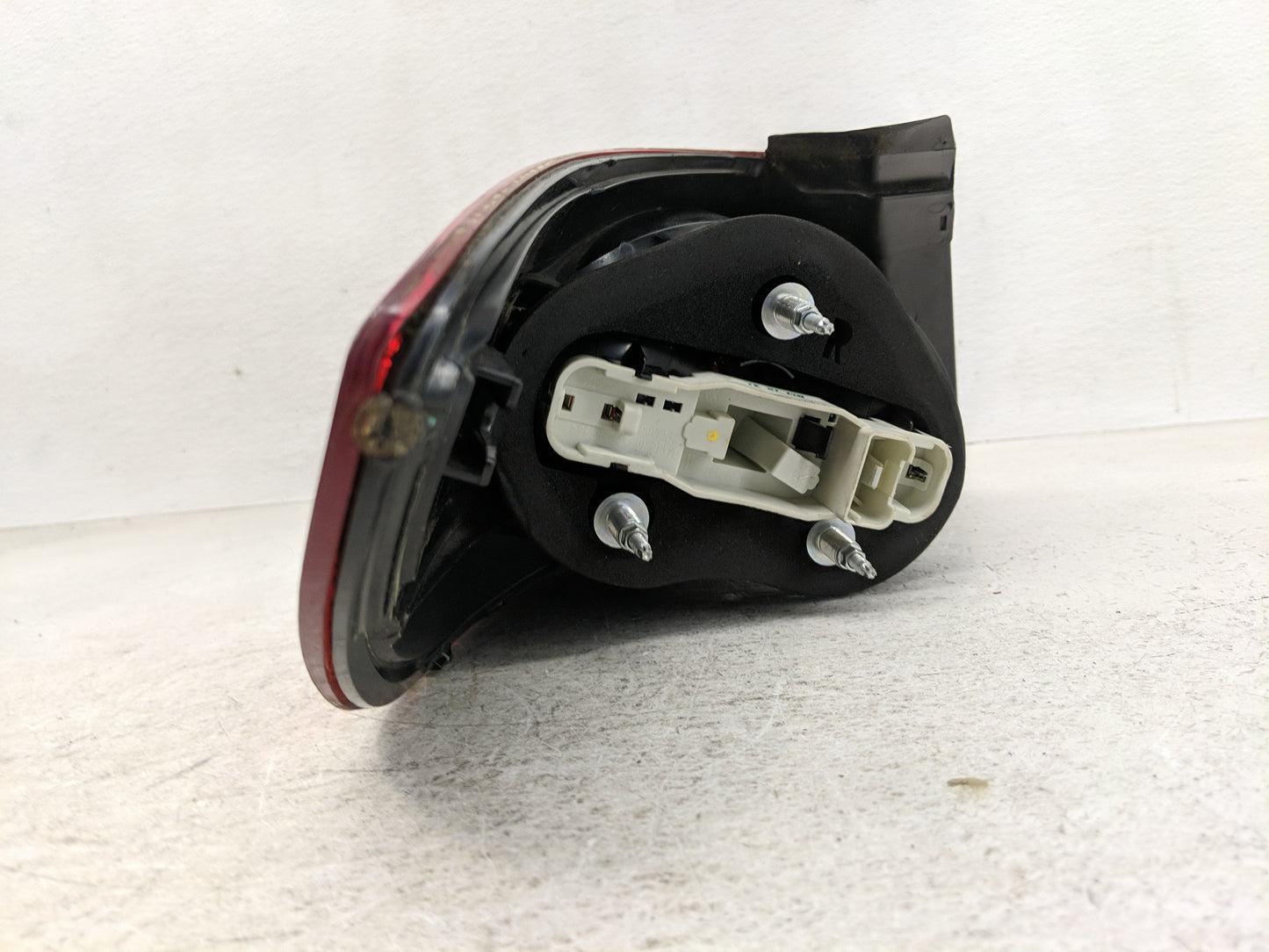 2009-2012 Volkswagen Cc Tail Light Assembly Passenger Right OEM P/N:158 3C8945094E Fits Fits 2009 2010 2011 2012 OEM Used Au