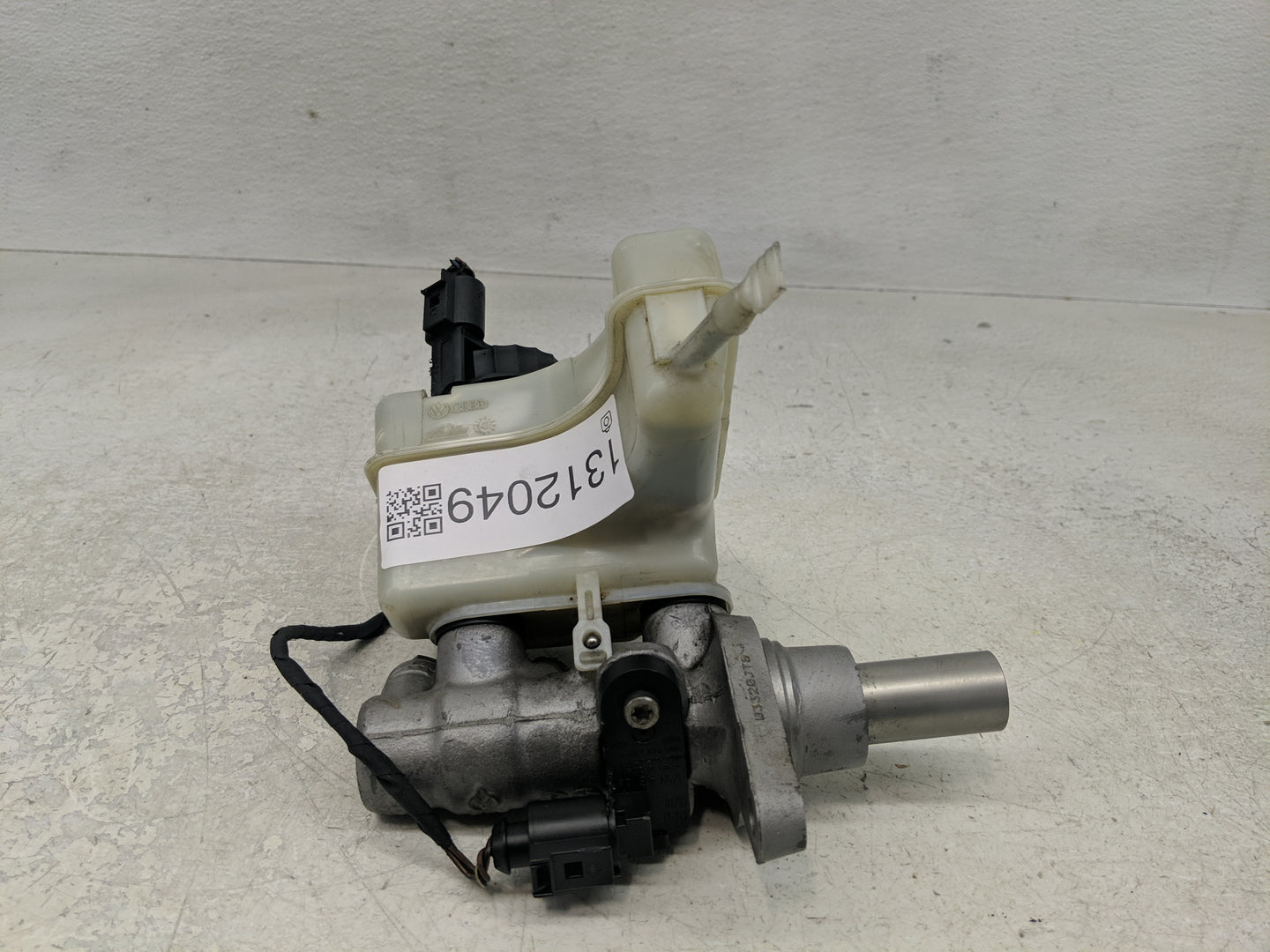 2009-2017 Volkswagen Cc Brake Master Cylinder - Oemusedautoparts1.com