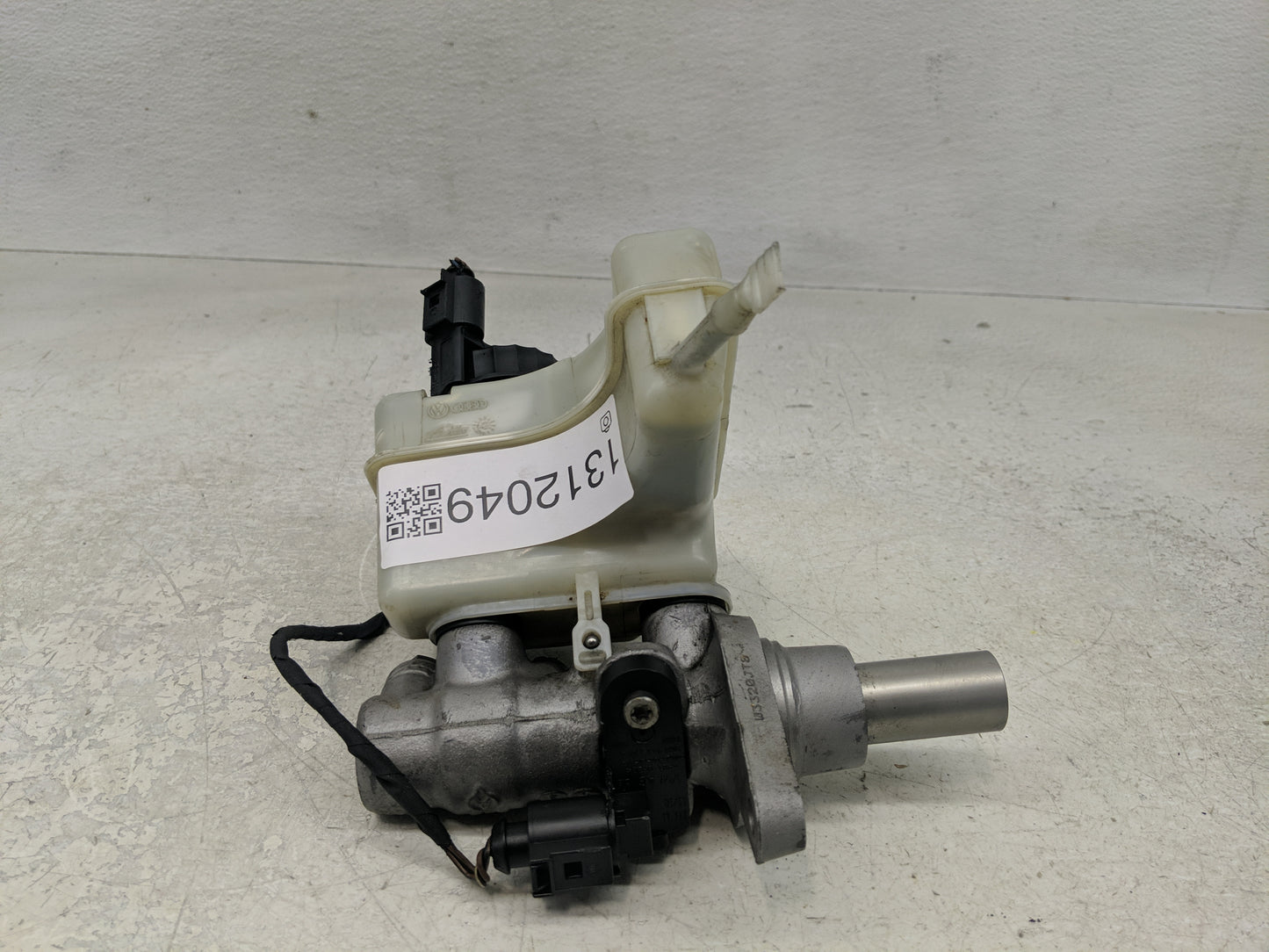 2009-2017 Volkswagen Cc Brake Master Cylinder - Oemusedautoparts1.com