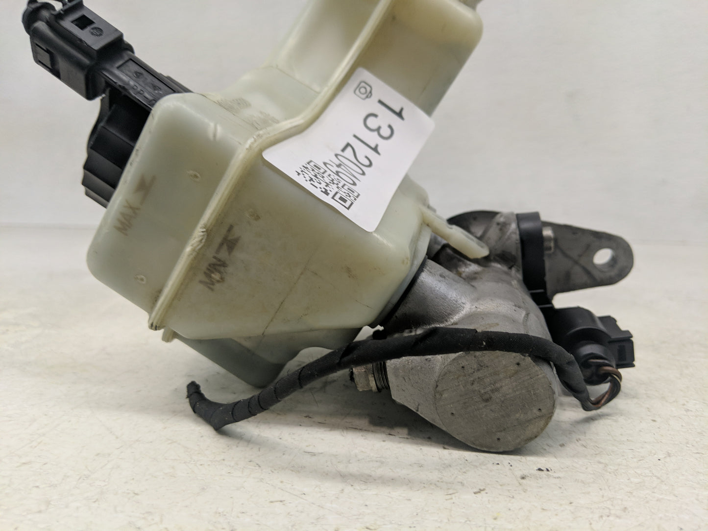 2009-2017 Volkswagen Cc Brake Master Cylinder - Oemusedautoparts1.com