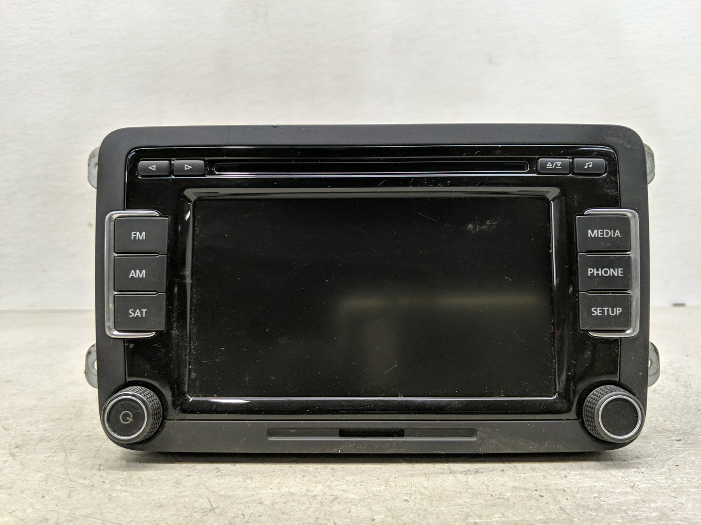 2009-2013 Volkswagen Cc Radio AM FM Cd Player Receiver Replacement P/N:1K0 035 188 H E7507BNAVI-0 Fits OEM Used Auto Parts -