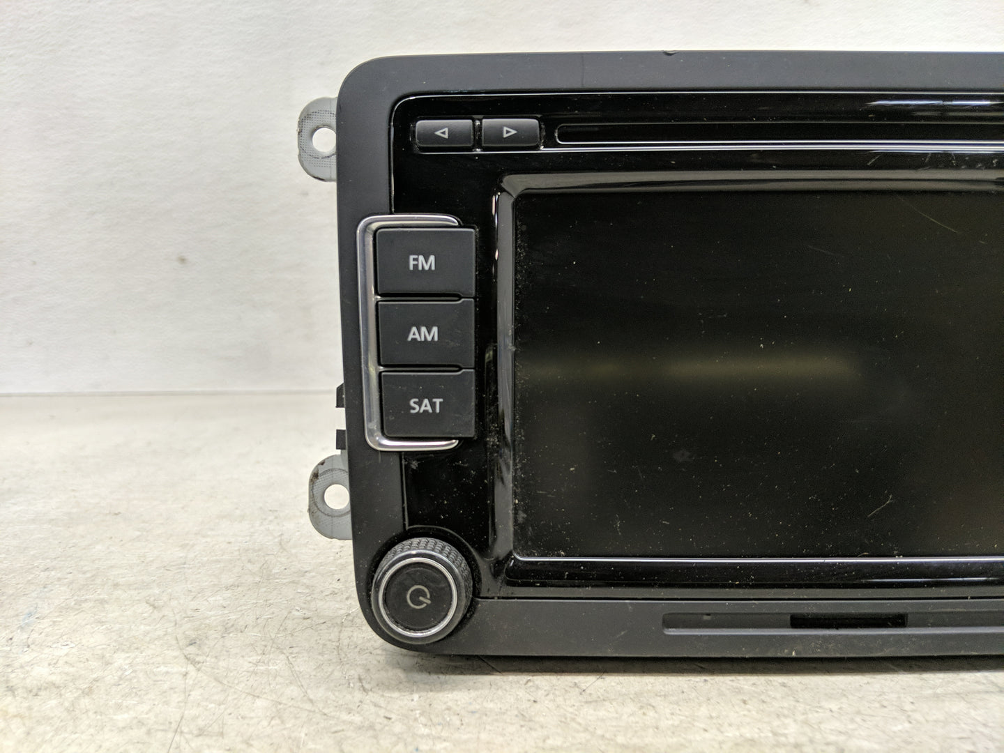 2009-2013 Volkswagen Cc Radio AM FM Cd Player Receiver Replacement P/N:1K0 035 188 H E7507BNAVI-0 Fits OEM Used Auto Parts -