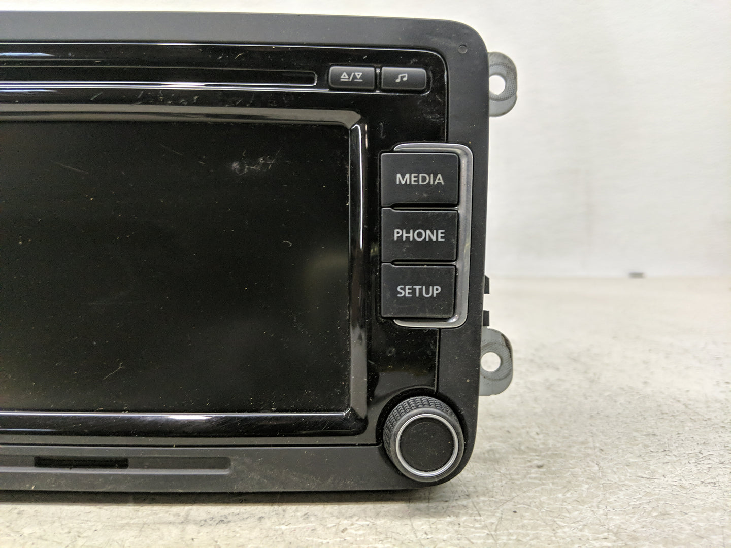 2009-2013 Volkswagen Cc Radio AM FM Cd Player Receiver Replacement P/N:1K0 035 188 H E7507BNAVI-0 Fits OEM Used Auto Parts -