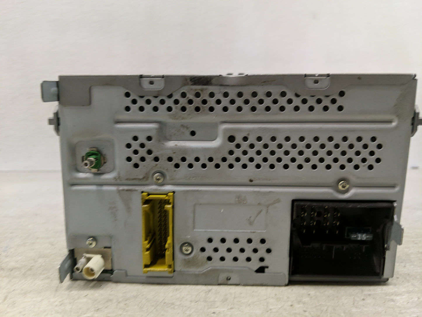 2009-2013 Volkswagen Cc Radio AM FM Cd Player Receiver Replacement P/N:1K0 035 188 H E7507BNAVI-0 Fits OEM Used Auto Parts -