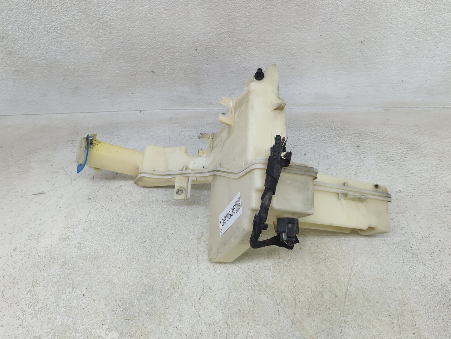2009-2012 Volkswagen Cc Windshield Washer Fluid Reservoir Bottle Oem - Oemusedautoparts1.com
