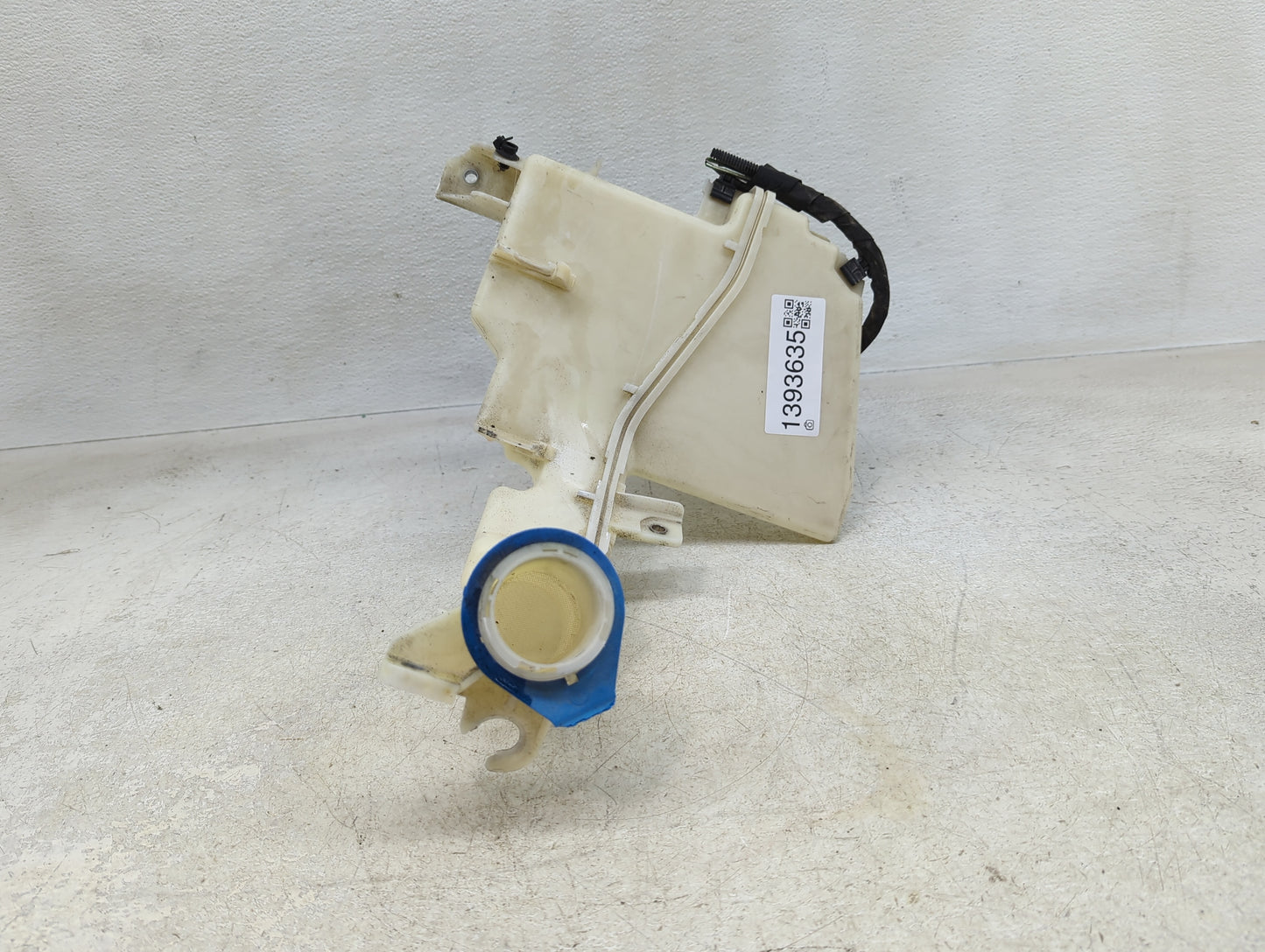 2009-2012 Volkswagen Cc Windshield Washer Fluid Reservoir Bottle Oem - Oemusedautoparts1.com