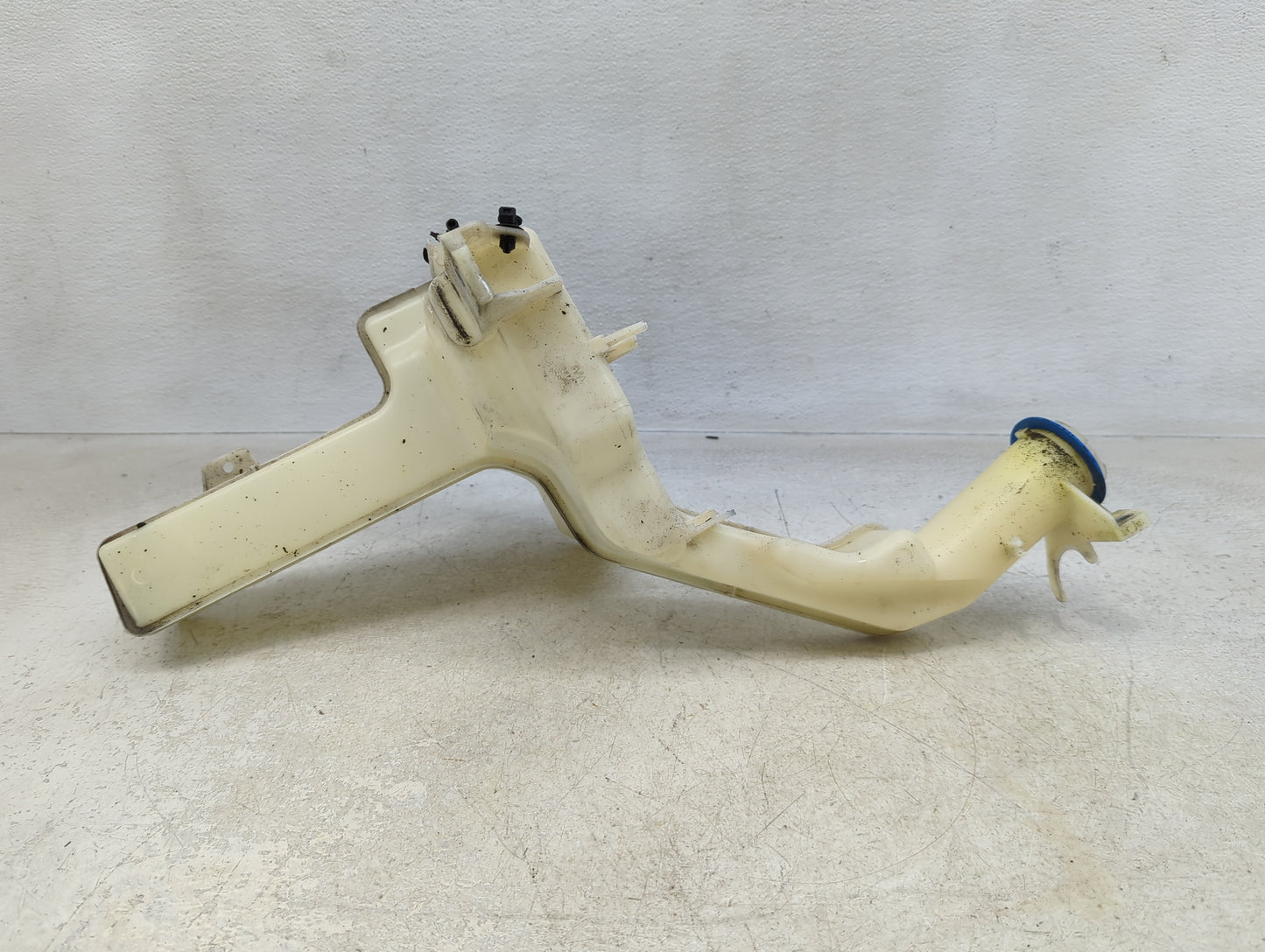 2009-2012 Volkswagen Cc Windshield Washer Fluid Reservoir Bottle Oem - Oemusedautoparts1.com