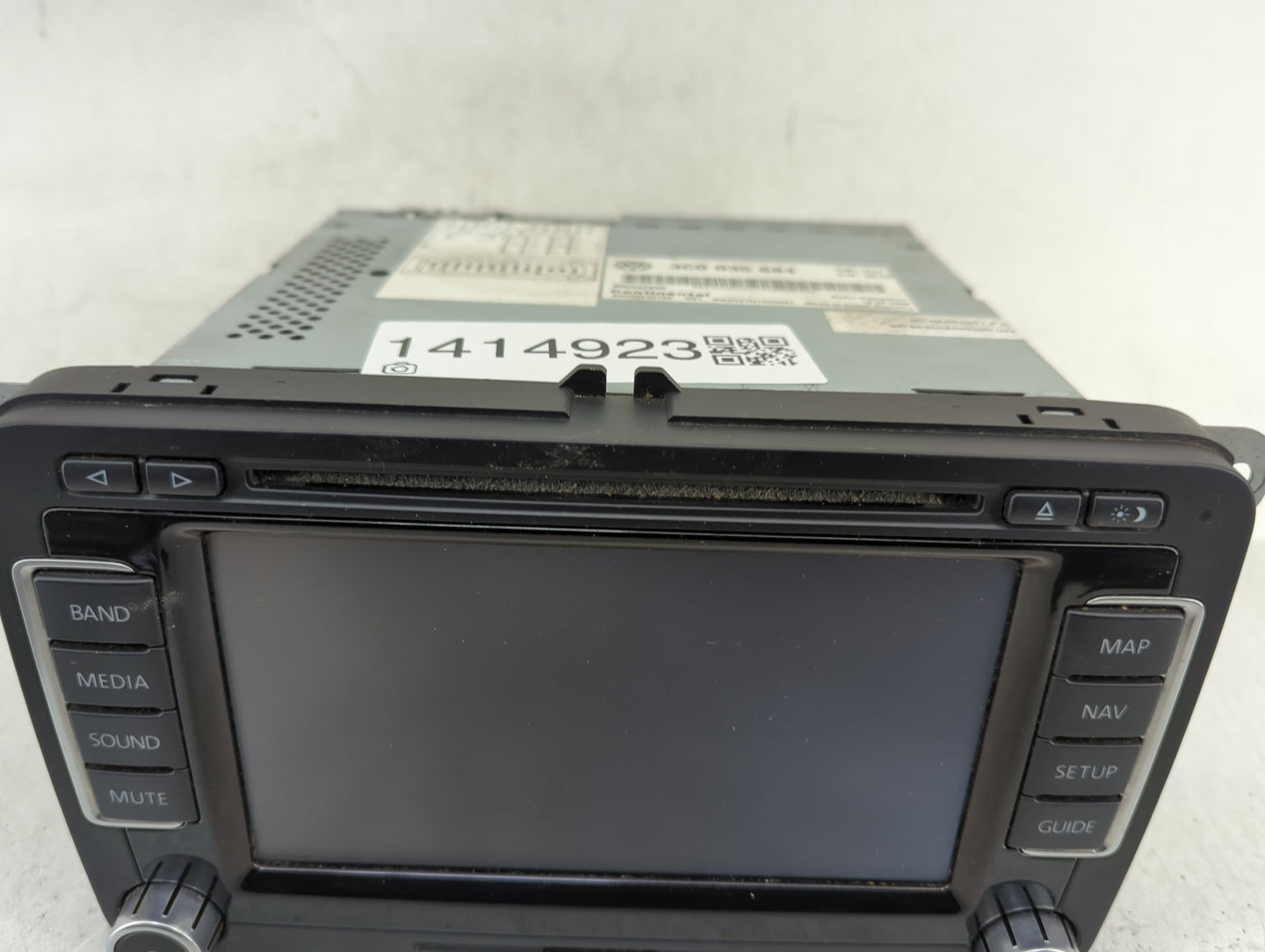 2009-2012 Volkswagen Cc Radio AM FM Cd Player Receiver Replacement P/N:3C0 035 684 Fits Fits 2009 2010 2011 2012 OEM Used Au