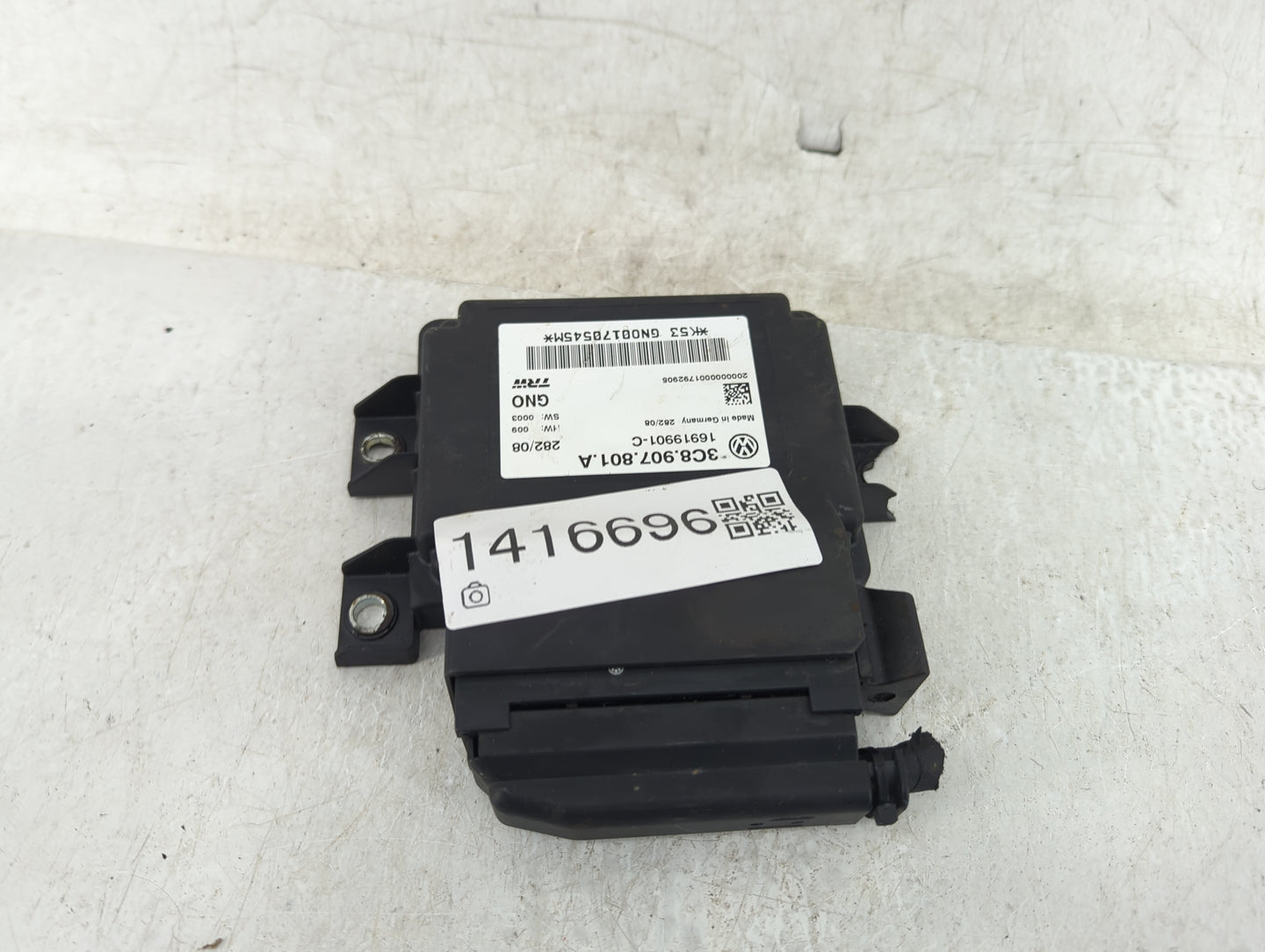 2009 Volkswagen Cc PCM Engine Control Computer ECU ECM PCU OEM P/N:3C8 907 801 A Fits OEM Used Auto Parts - Oemusedautoparts