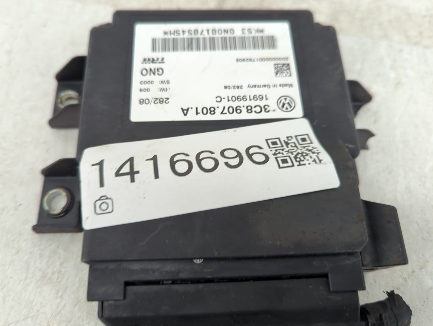 2009 Volkswagen Cc PCM Engine Control Computer ECU ECM PCU OEM P/N:3C8 907 801 A Fits OEM Used Auto Parts - Oemusedautoparts