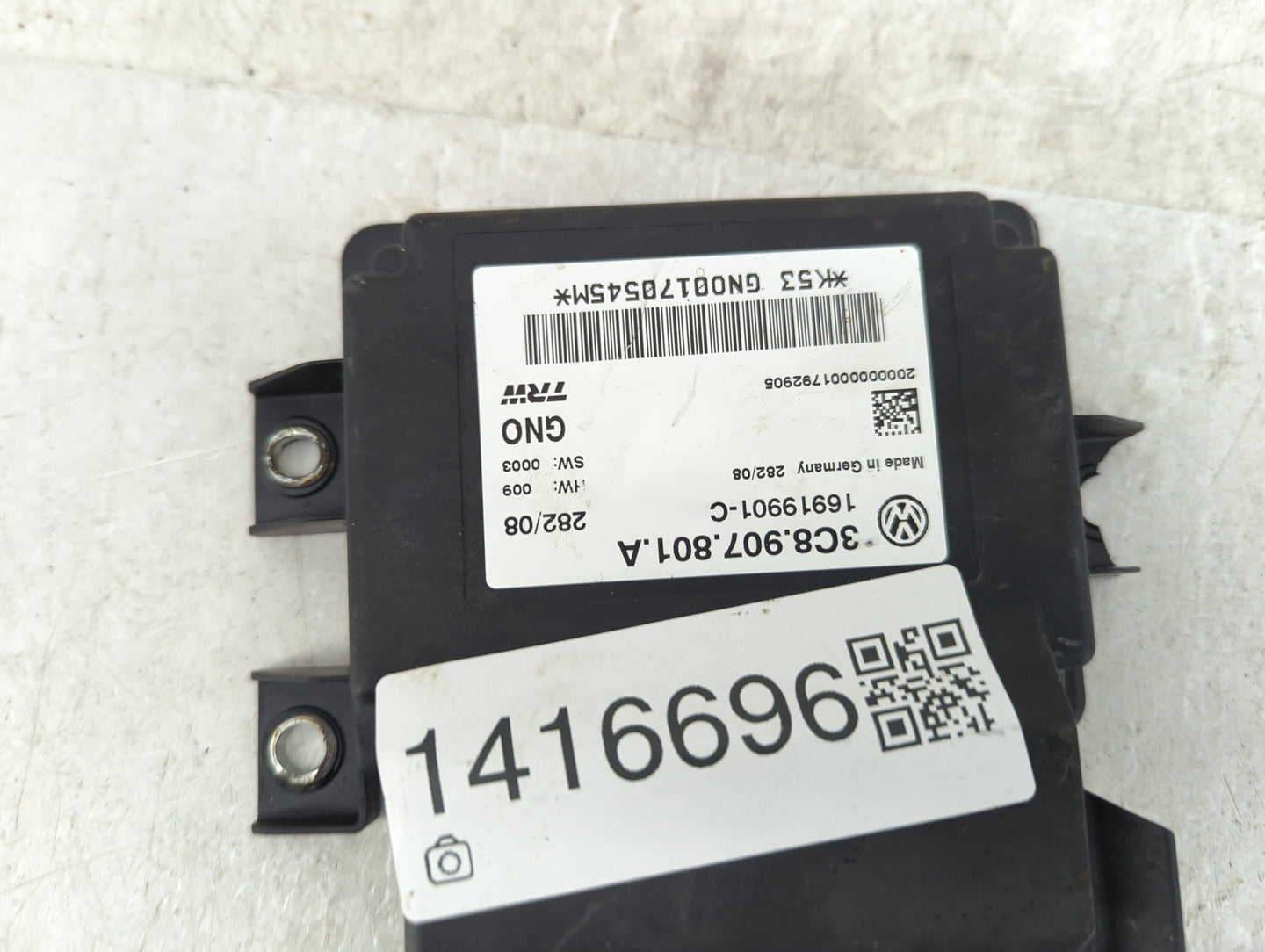 2009 Volkswagen Cc PCM Engine Control Computer ECU ECM PCU OEM P/N:3C8 907 801 A Fits OEM Used Auto Parts - Oemusedautoparts