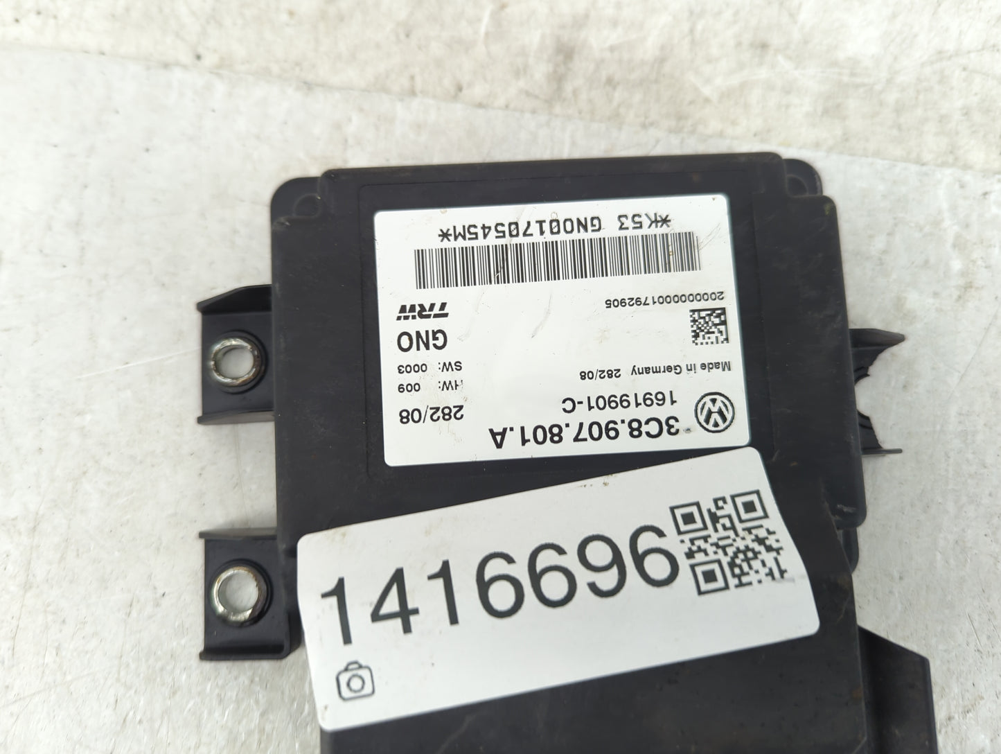 2009 Volkswagen Cc PCM Engine Control Computer ECU ECM PCU OEM P/N:3C8 907 801 A Fits OEM Used Auto Parts - Oemusedautoparts