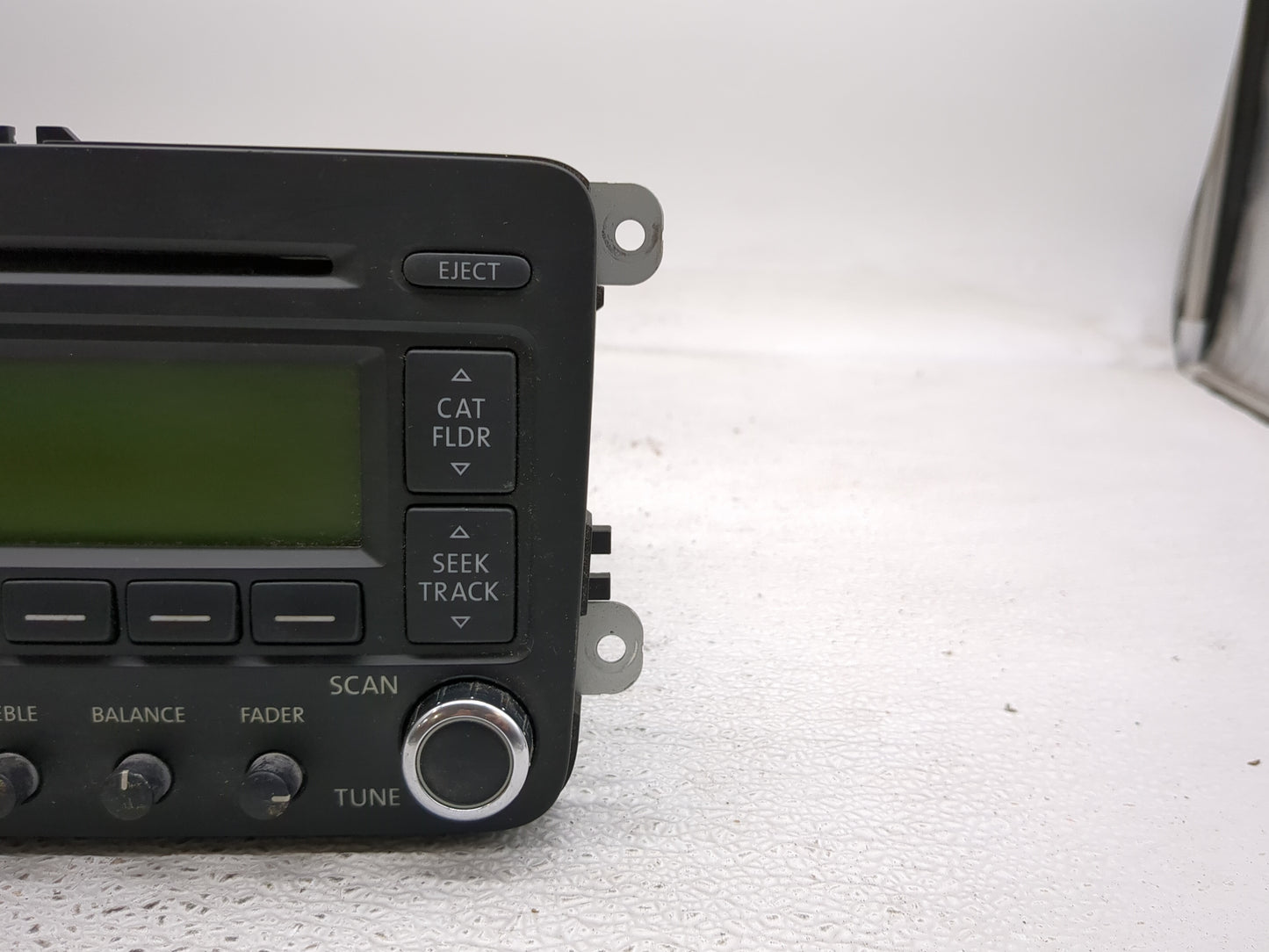 2009-2013 Volkswagen Cc Radio AM FM Cd Player Receiver Replacement P/N:3c8035180A Fits OEM Used Auto Parts - Oemusedautopart