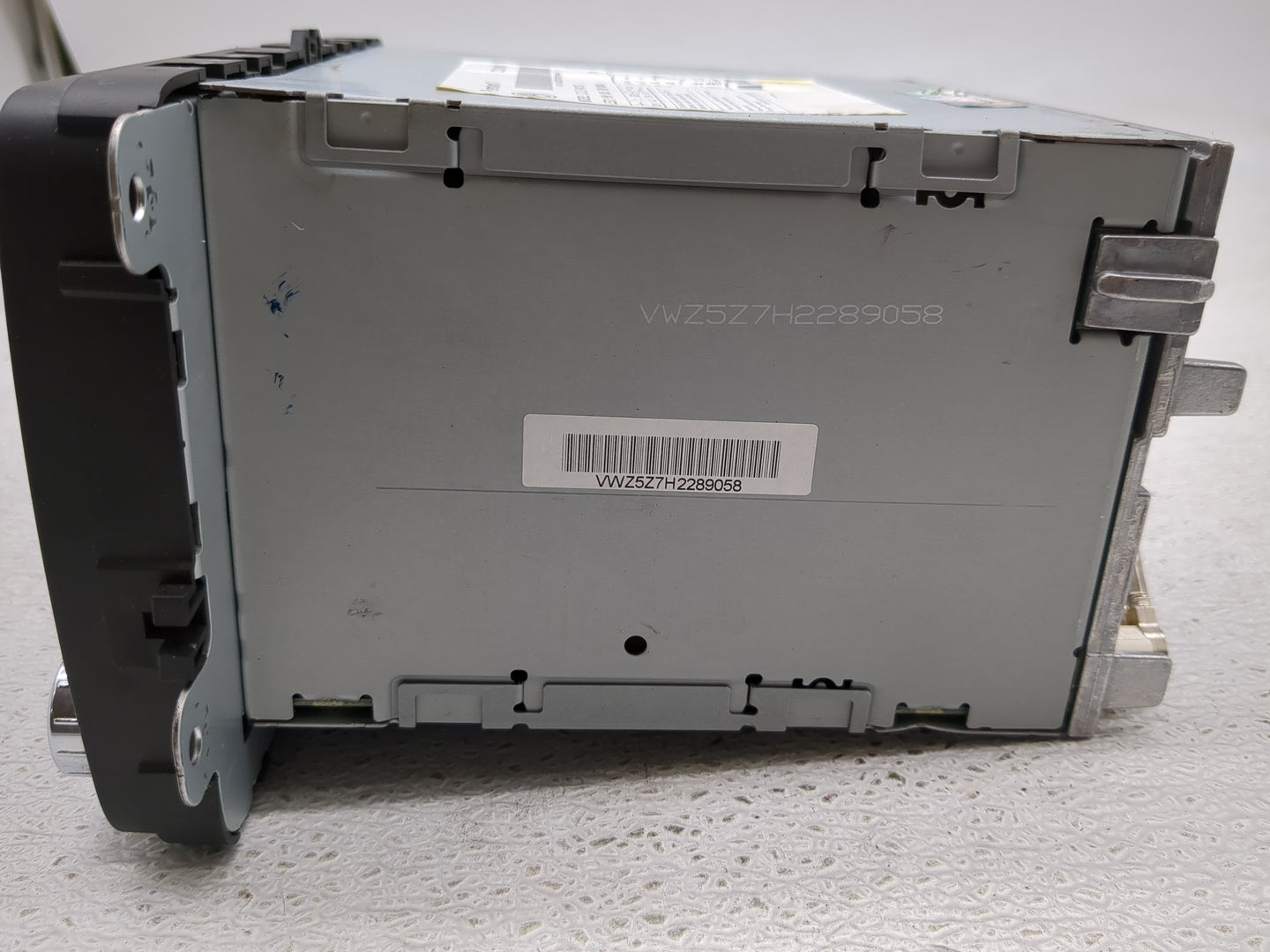 2009-2013 Volkswagen Cc Radio AM FM Cd Player Receiver Replacement P/N:3c8035180A Fits OEM Used Auto Parts - Oemusedautopart