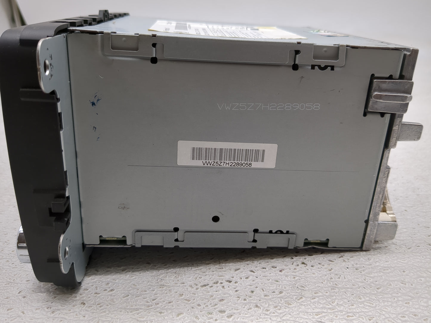 2009-2013 Volkswagen Cc Radio AM FM Cd Player Receiver Replacement P/N:3c8035180A Fits OEM Used Auto Parts - Oemusedautopart