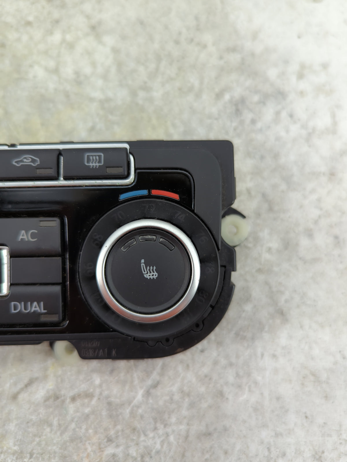 2011-2012 Volkswagen Cc Climate Control Module Temperature AC/Heater Replacement P/N:5K0907044CF 5HB009748-41 Fits OEM Used 