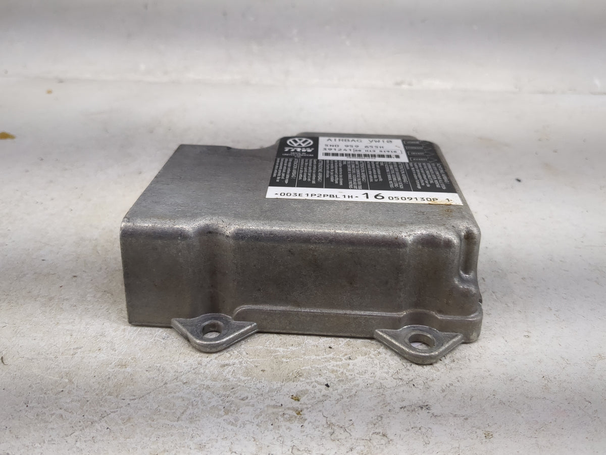 2009 Volkswagen Cc Safety Restraint Srs Airbag Control Module - Oemusedautoparts1.com
