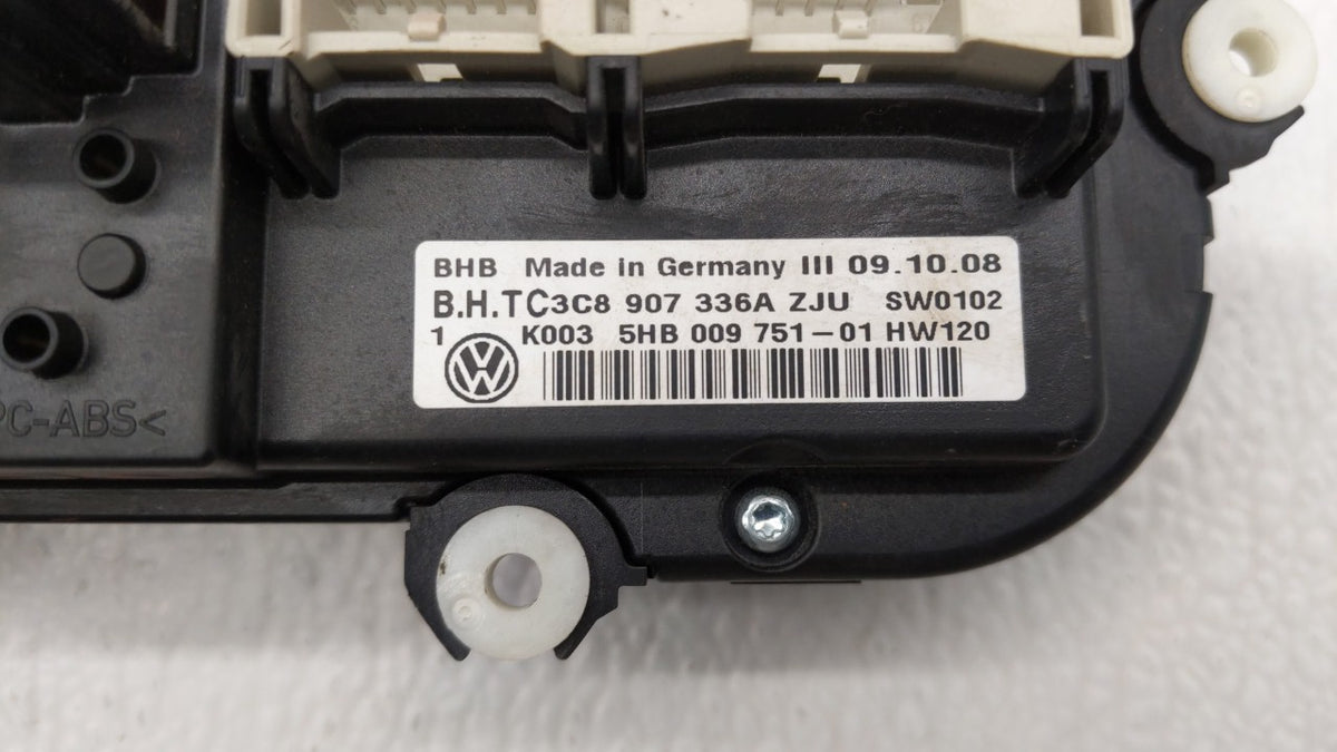 2009-2010 Volkswagen Cc Climate Control Module Temperature AC/Heater Replacement P/N:3C8 907 336 AJ 3C8 907 336E ZJU Fits OE