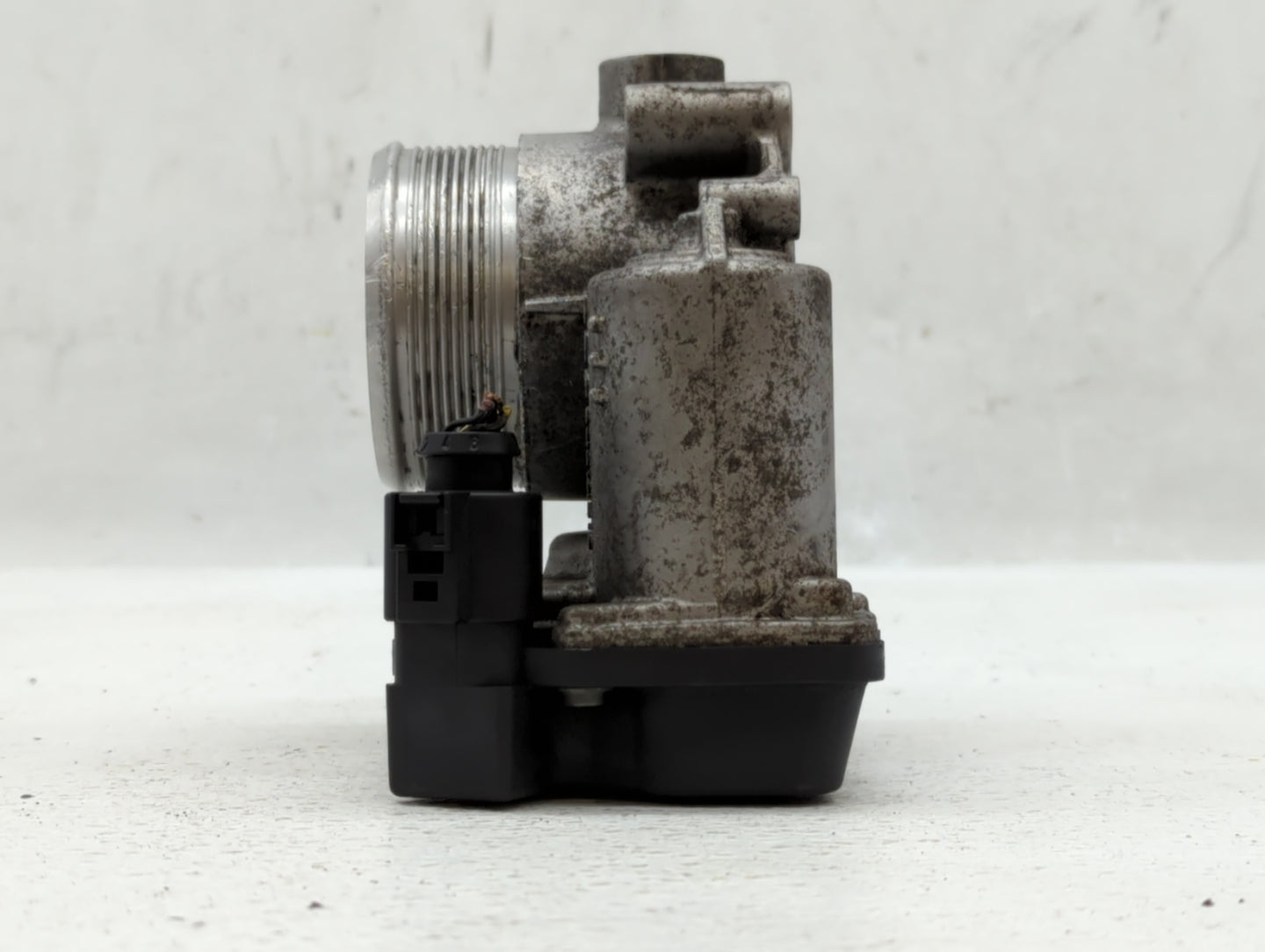 2009-2017 Volkswagen Cc Throttle Body P/N:06F 133 062 J Fits OEM Used Auto Parts - Oemusedautoparts1.com