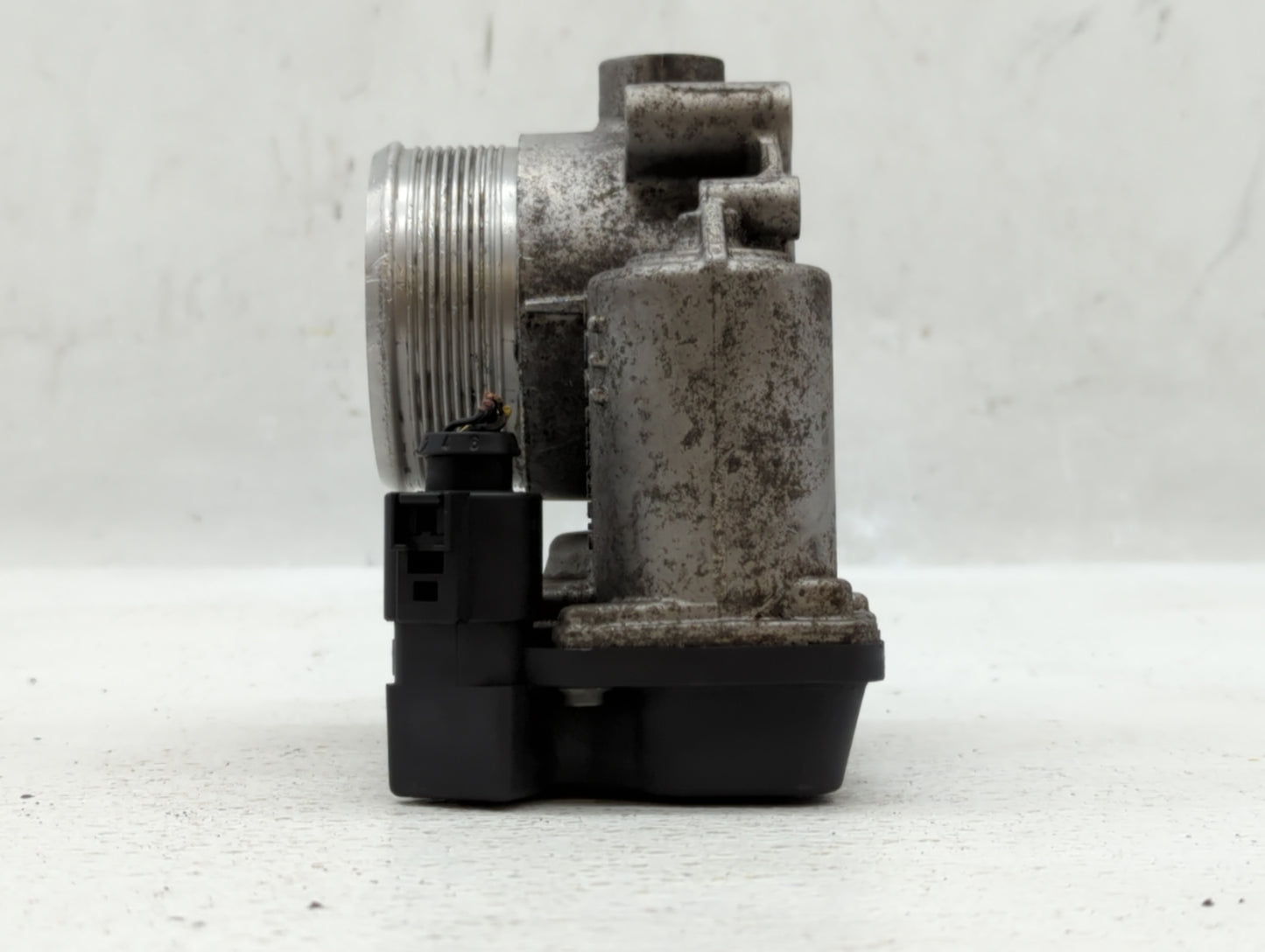 2009-2017 Volkswagen Cc Throttle Body P/N:06F 133 062 J Fits OEM Used Auto Parts - Oemusedautoparts1.com