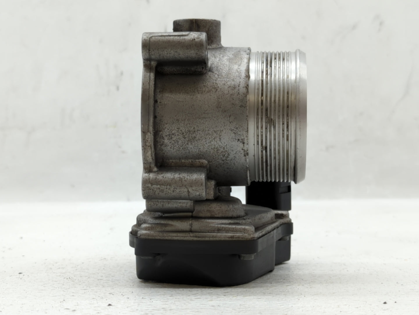 2009-2017 Volkswagen Cc Throttle Body P/N:06F 133 062 J Fits OEM Used Auto Parts - Oemusedautoparts1.com