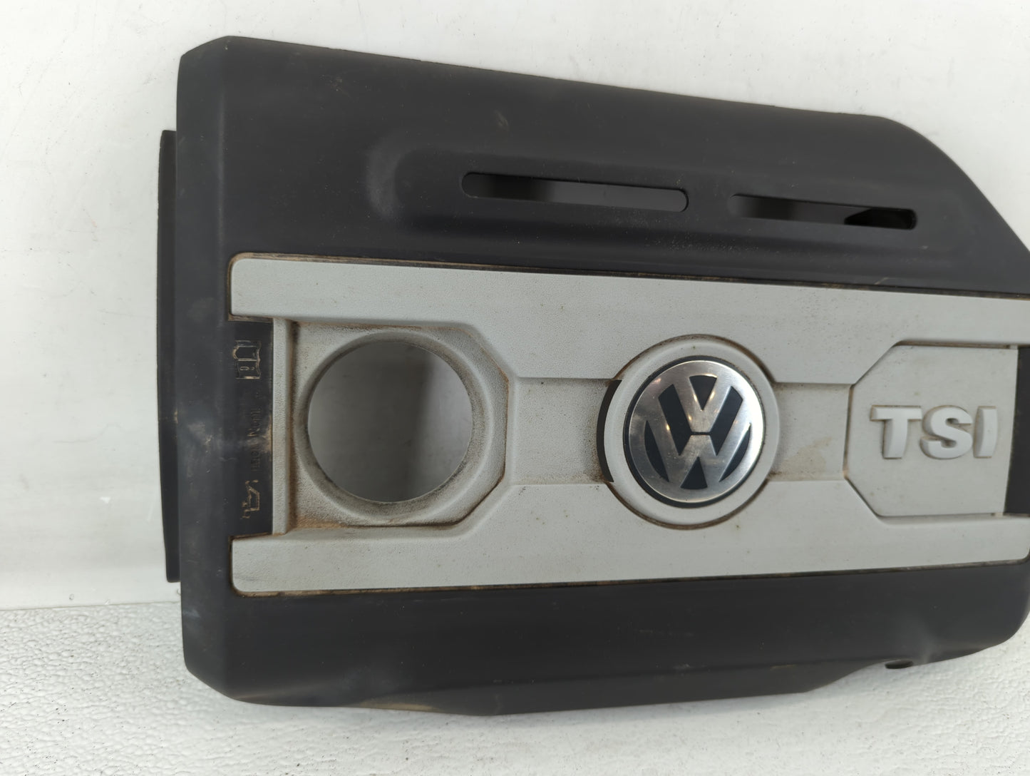 2009 Volkswagen Cc Engine Cover - Oemusedautoparts1.com