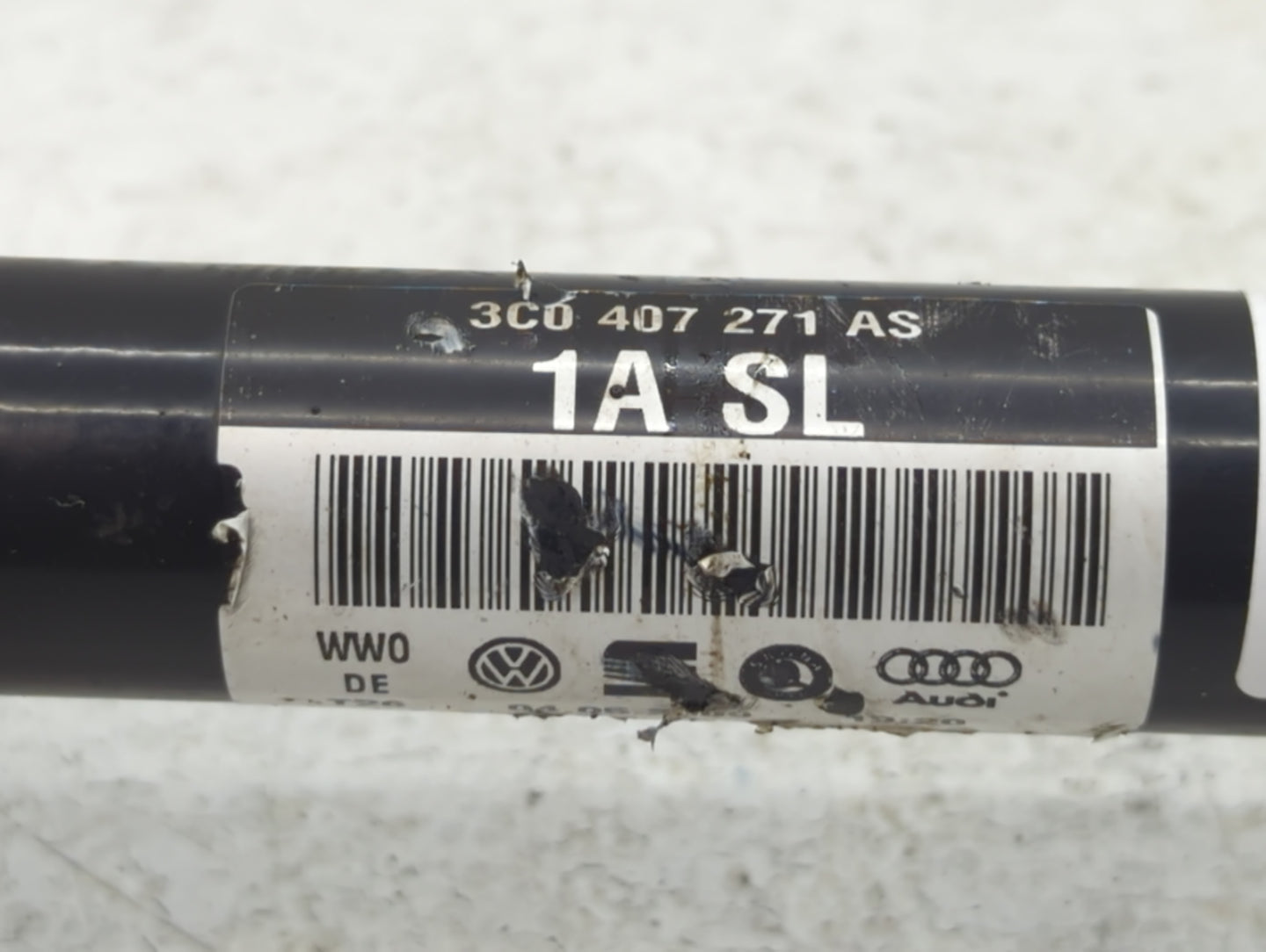 2009-2010 Volkswagen Cc Axle Shaft Front Driver Cv C/v - Oemusedautoparts1.com