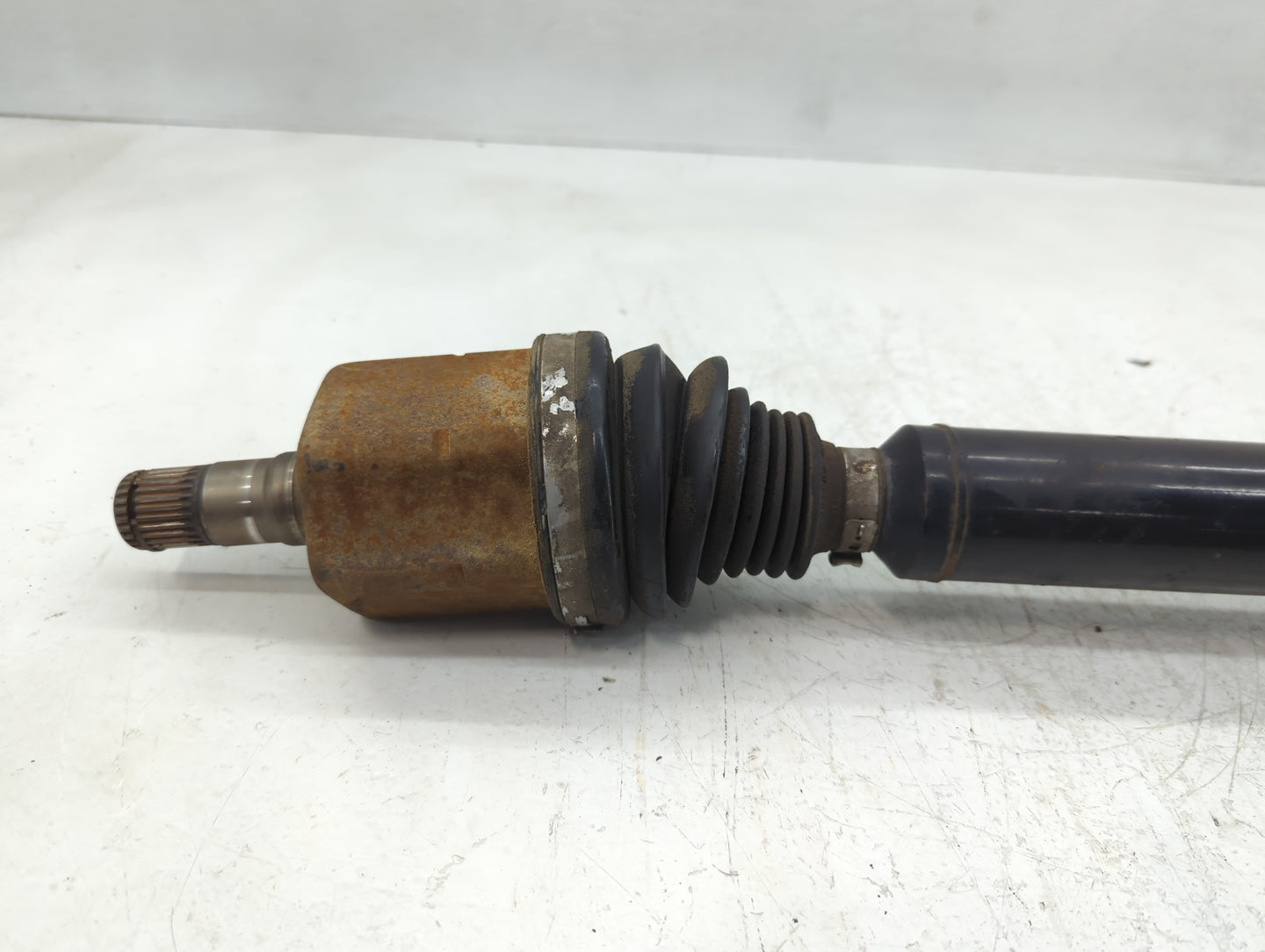 2009-2010 Volkswagen Cc Axle Shaft Front Passenger Cv C/v - Oemusedautoparts1.com
