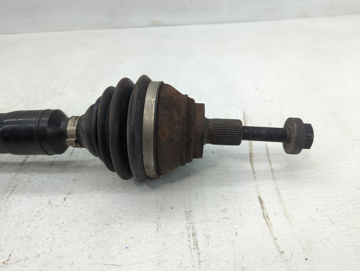 2009-2010 Volkswagen Cc Axle Shaft Front Passenger Cv C/v - Oemusedautoparts1.com