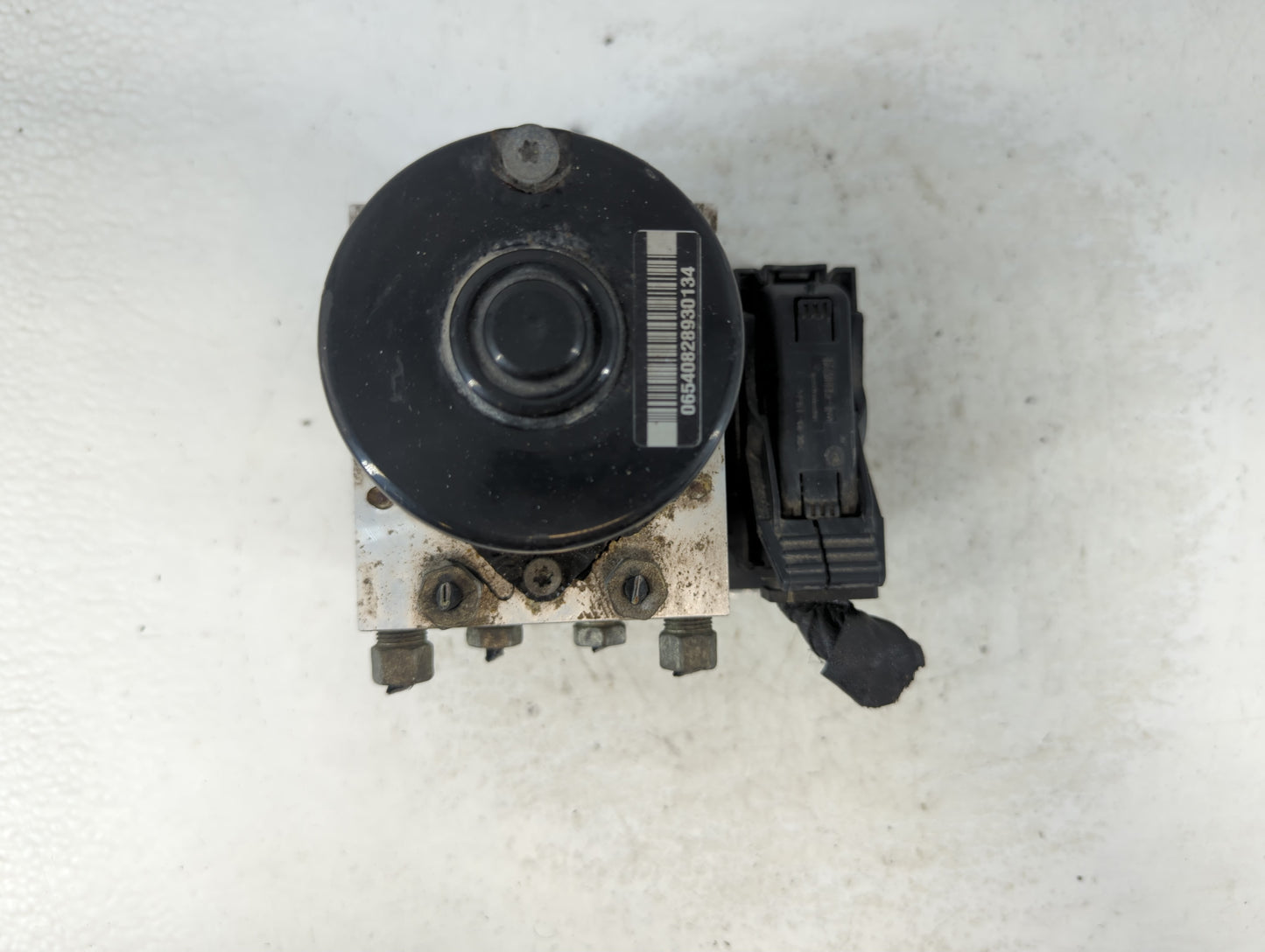 2009 Volkswagen Eos ABS Pump Control Module Replacement P/N:13434670 Fits Fits 2010 2011 OEM Used Auto Parts - Oemusedautopa