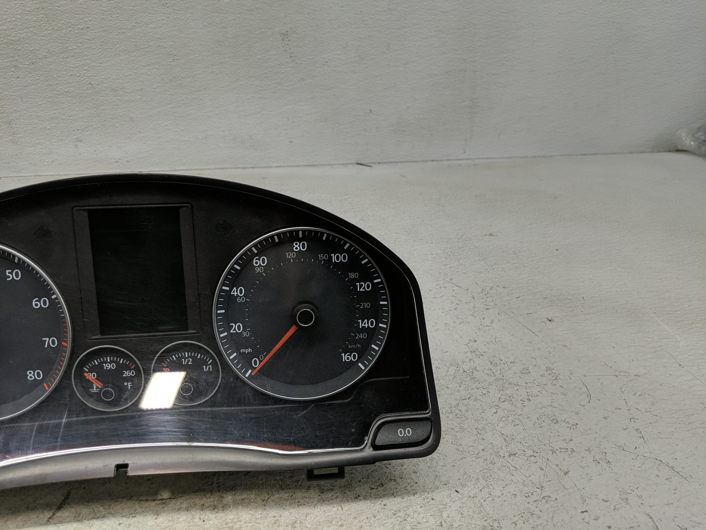 2009 Volkswagen Eos Instrument Cluster Speedometer Gauges P/N:1Q0 920 974 G 1K0 035 180 L, 1Q0920974G Fits OEM Used Auto Par