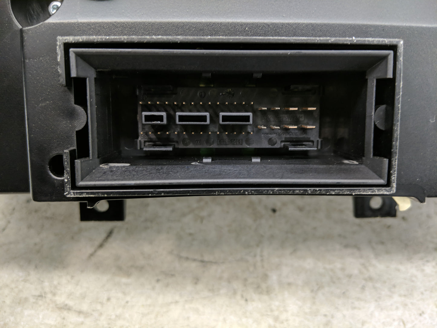 2009 Volkswagen Eos Instrument Cluster Speedometer Gauges P/N:1Q0 920 974 G 1K0 035 180 L, 1Q0920974G Fits OEM Used Auto Par