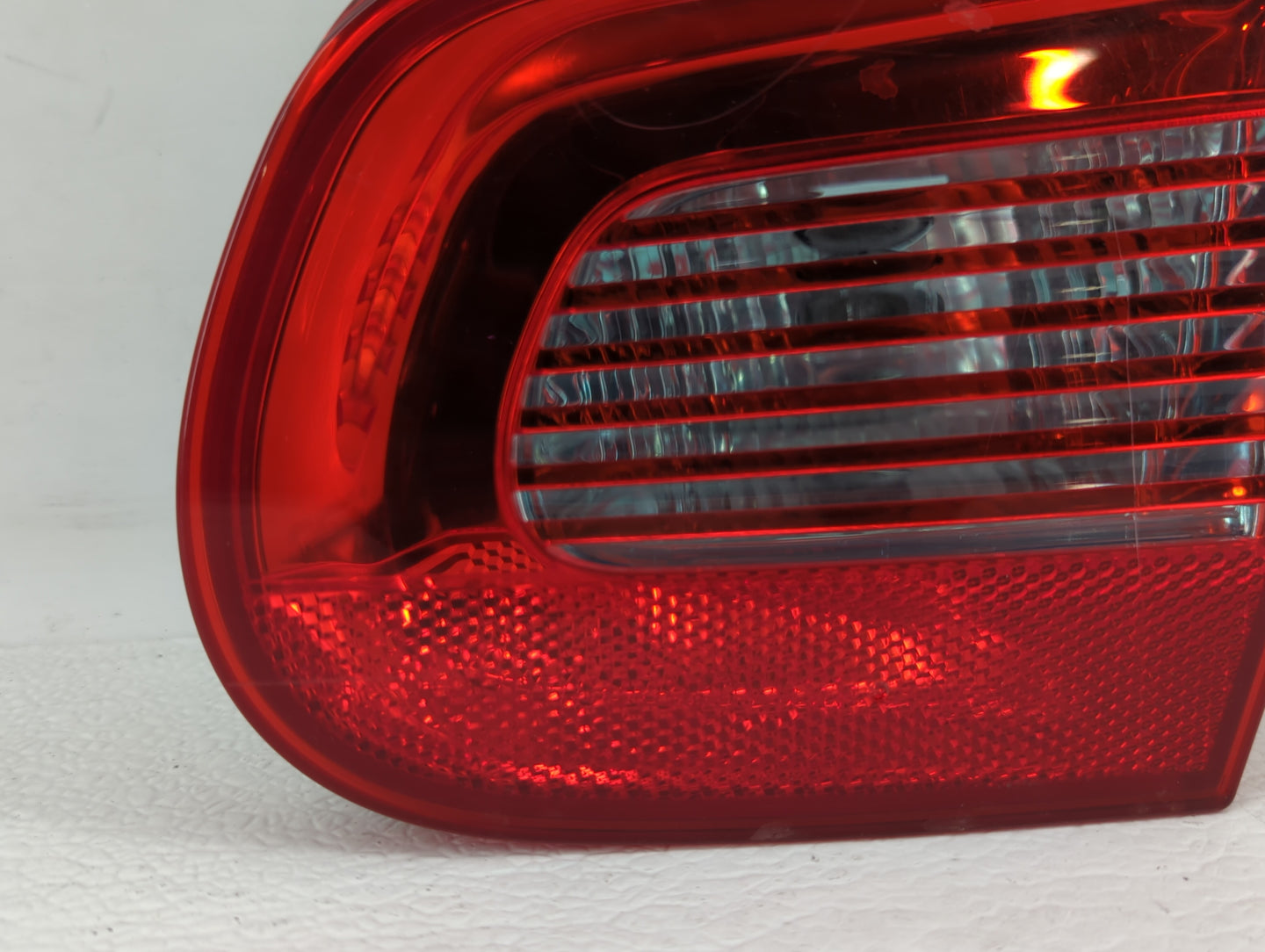 2007-2011 Volkswagen Eos Tail Light Assembly Driver Left OEM P/N:5M0945259 1Q0.945.257 Fits Fits 2007 2008 2009 2010 2011 OE