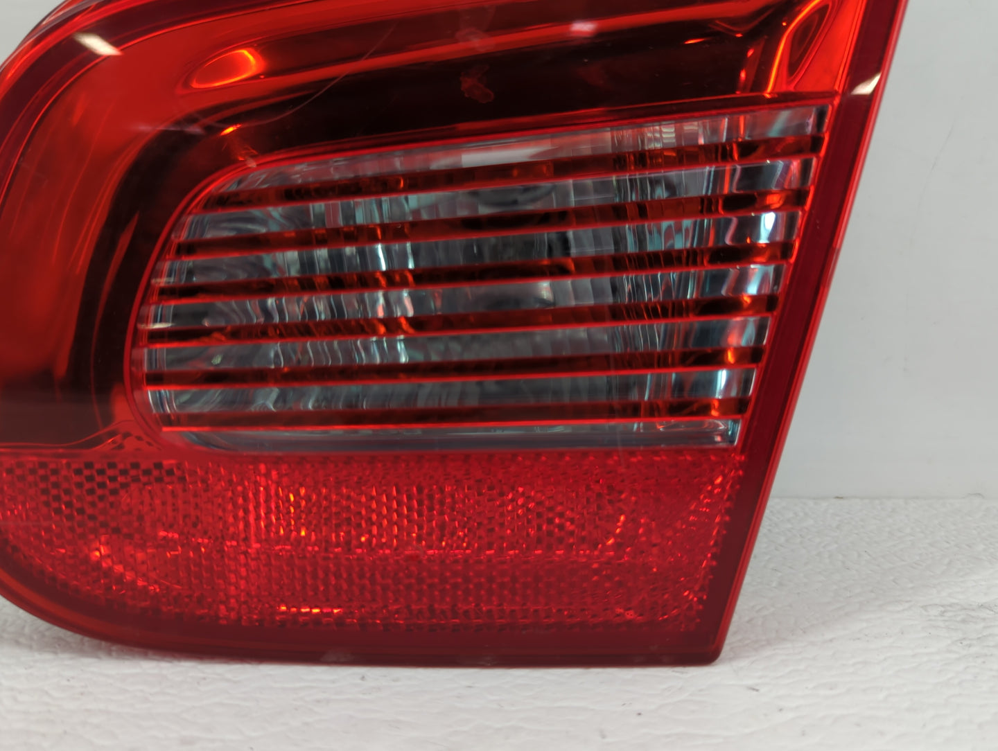 2007-2011 Volkswagen Eos Tail Light Assembly Driver Left OEM P/N:5M0945259 1Q0.945.257 Fits Fits 2007 2008 2009 2010 2011 OE