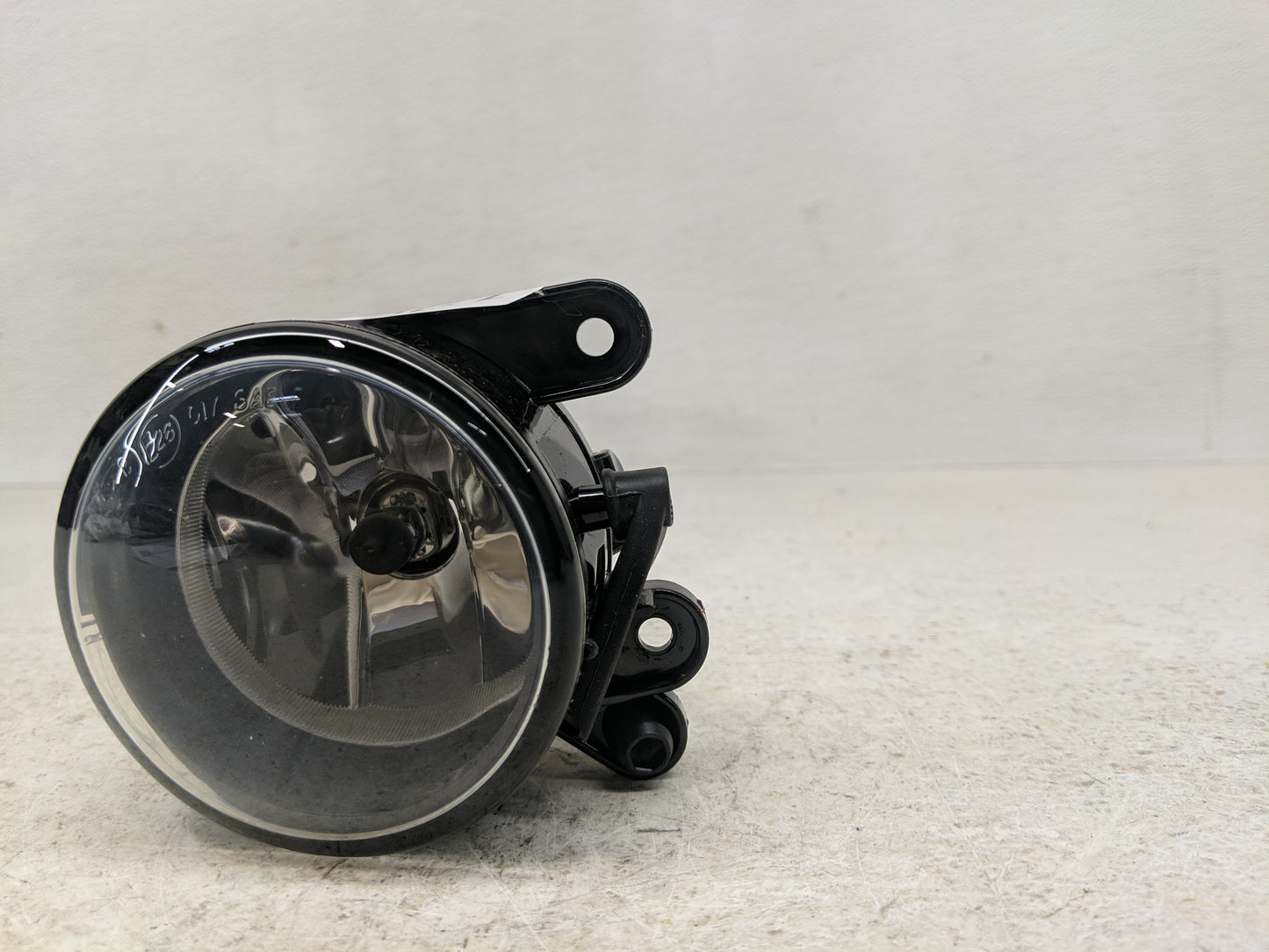 2010-2011 Volkswagen Golf Passenger Right Oem Fog Light Lamp - Oemusedautoparts1.com