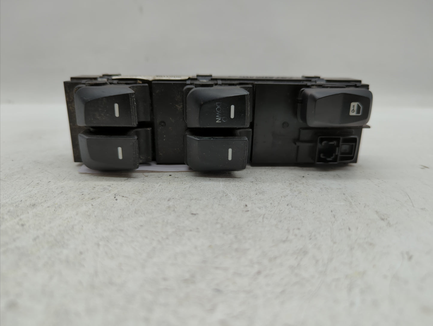 2010-2011 Volkswagen Golf Master Power Window Switch Replacement Driver Side Left Fits Fits 2010 2011 OEM Used Auto Parts - 
