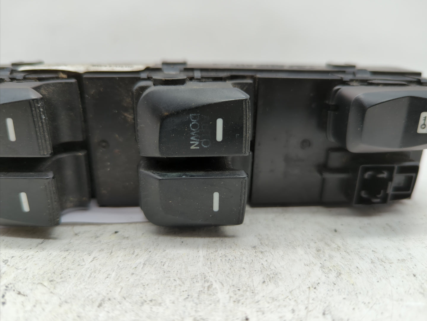 2010-2011 Volkswagen Golf Master Power Window Switch Replacement Driver Side Left Fits Fits 2010 2011 OEM Used Auto Parts - 