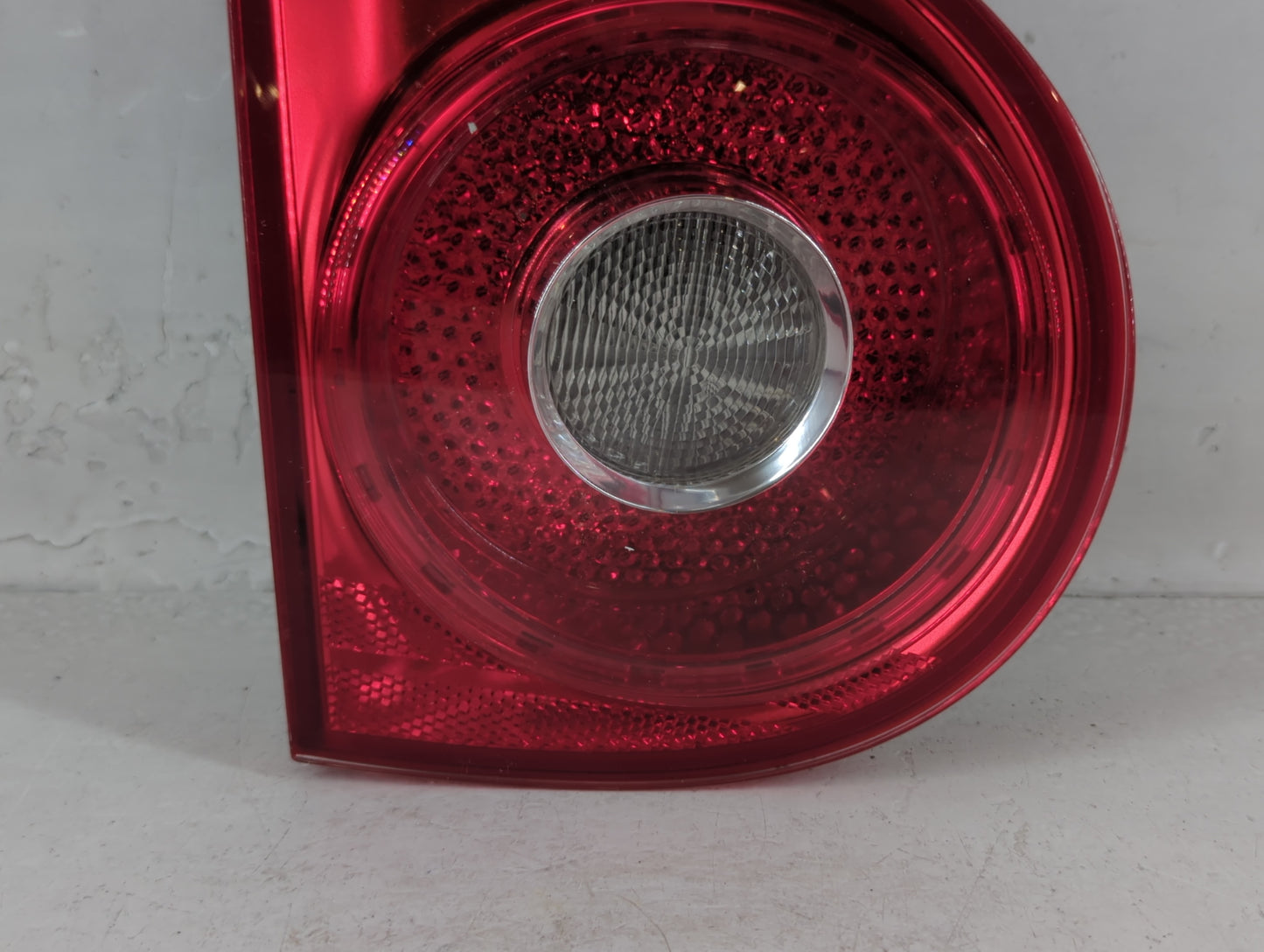 2010-2011 Volkswagen Golf Tail Light Assembly Passenger Right OEM P/N:VW1K6093F 028500104 Fits Fits 2010 2011 OEM Used Auto 