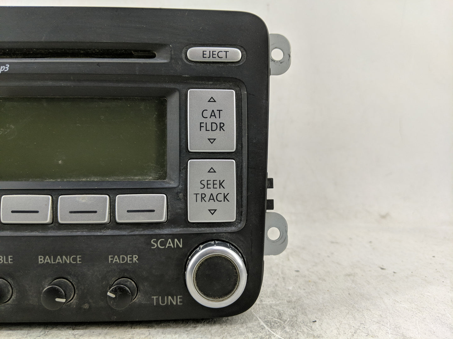 2009 Volkswagen Gti Radio AM FM Cd Player Receiver Replacement P/N:1K00 035 180 L CQ-EV1467G Fits OEM Used Auto Parts - Oemu