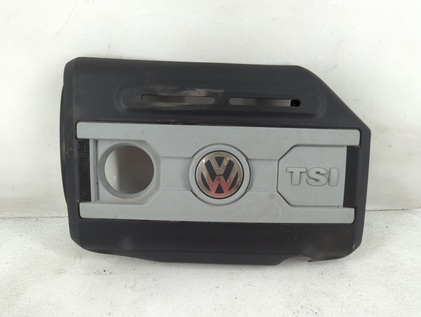 2009 Volkswagen Gti Engine Cover - Oemusedautoparts1.com
