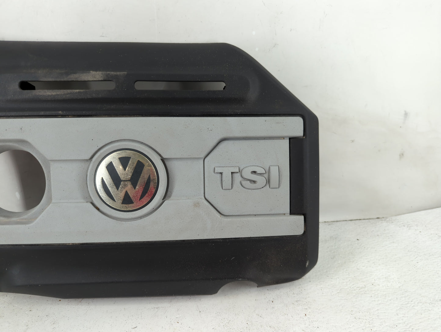2009 Volkswagen Gti Engine Cover - Oemusedautoparts1.com