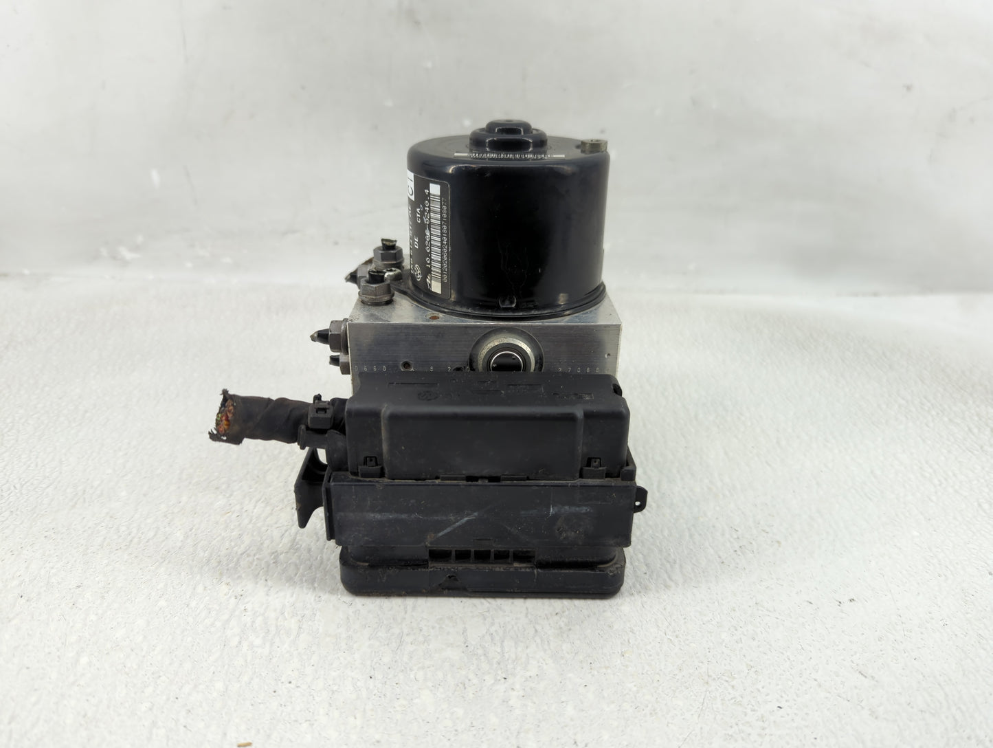 2007-2009 Volkswagen Gti ABS Pump Control Module Replacement P/N:1K0 614 117 H 1K0 614 517 BE Fits Fits 2006 2007 2008 2009 