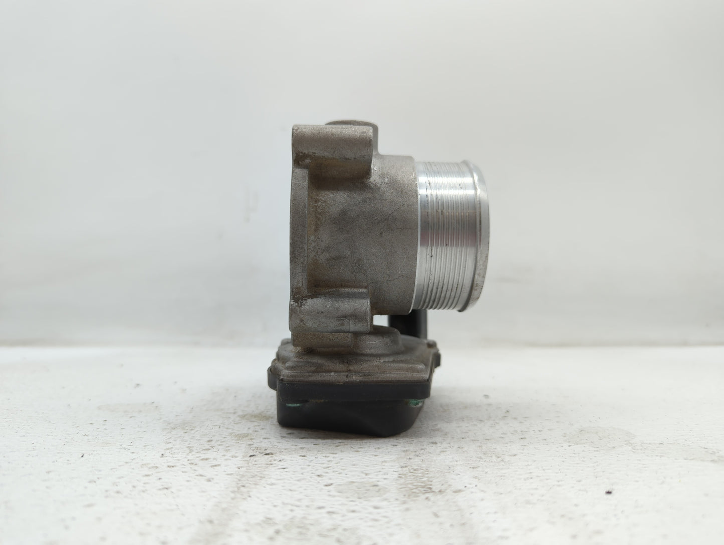 2006-2019 Volkswagen Gti Throttle Body P/N:06F 133 062 G 06F 133 062 Q Fits OEM Used Auto Parts - Oemusedautoparts1.com