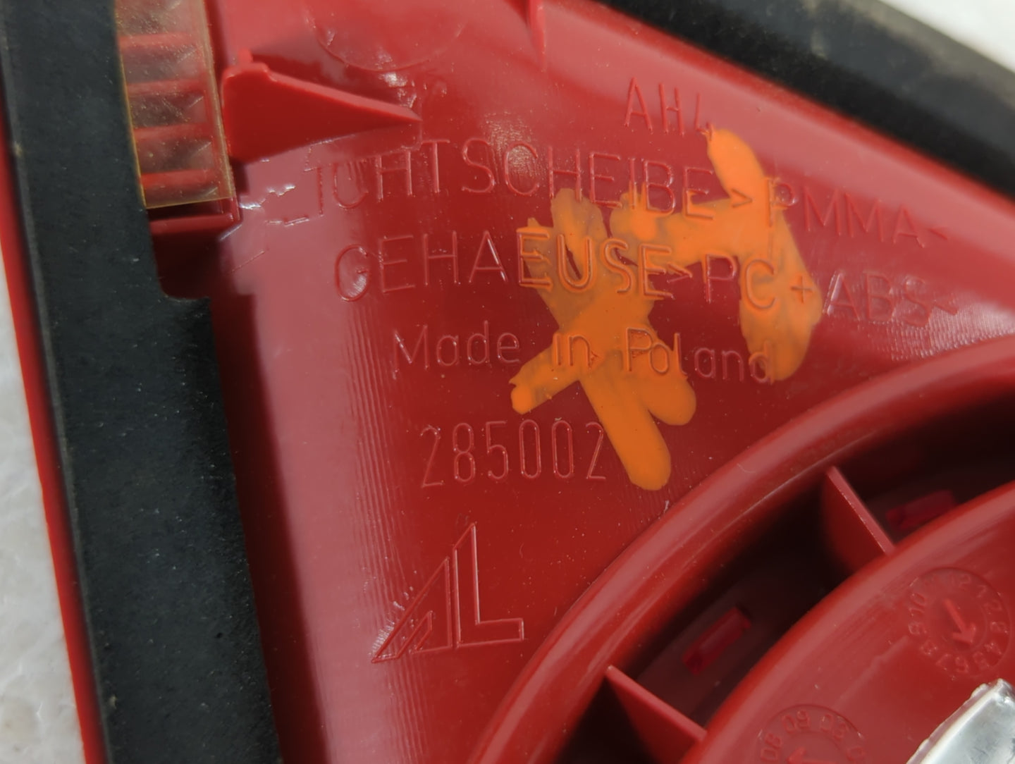 2006-2009 Volkswagen Gti Tail Light Assembly Passenger Right OEM P/N:285002 Fits Fits 2006 2007 2008 2009 OEM Used Auto Part