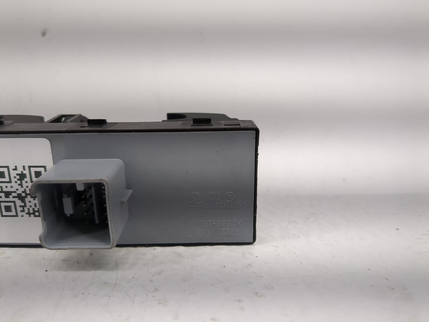 2005-2018 Volkswagen Jetta Master Power Window Switch Replacement Driver Side Left Fits OEM Used Auto Parts - Oemusedautopar