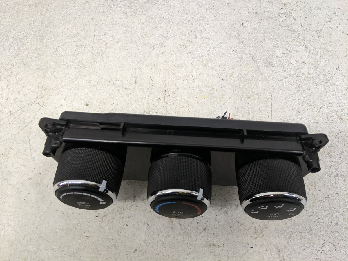2009 Volkswagen Jetta Climate Control Module Temperature AC/Heater Replacement P/N:P55111278AD Fits OEM Used Auto Parts - Oe