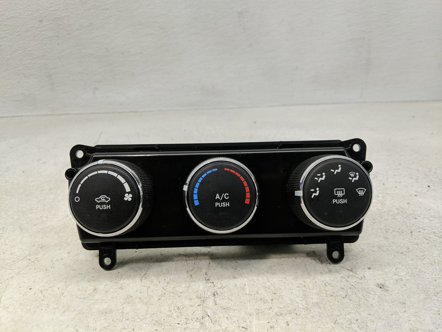 2009 Volkswagen Jetta Climate Control Module Temperature AC/Heater Replacement P/N:P55111278AE Fits OEM Used Auto Parts - Oe
