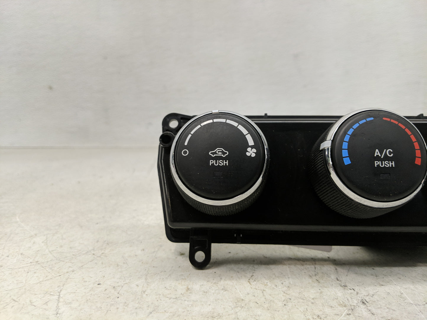 2009 Volkswagen Jetta Climate Control Module Temperature AC/Heater Replacement P/N:P55111278AE Fits OEM Used Auto Parts - Oe